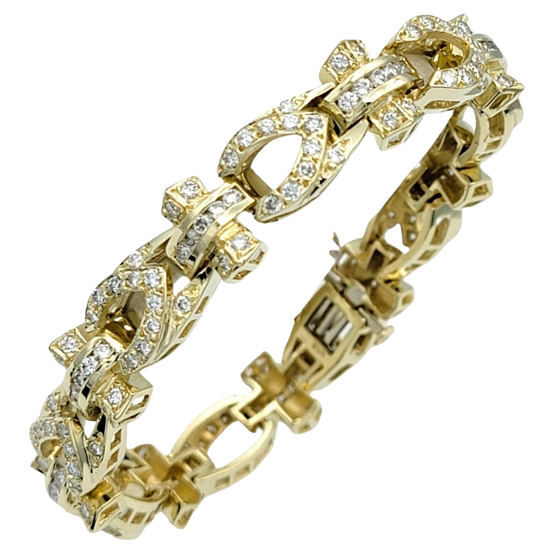 Bracelet à maillons ornés de diamants pavés d'une valeur totale de 3,83 carats en or jaune 14 carats