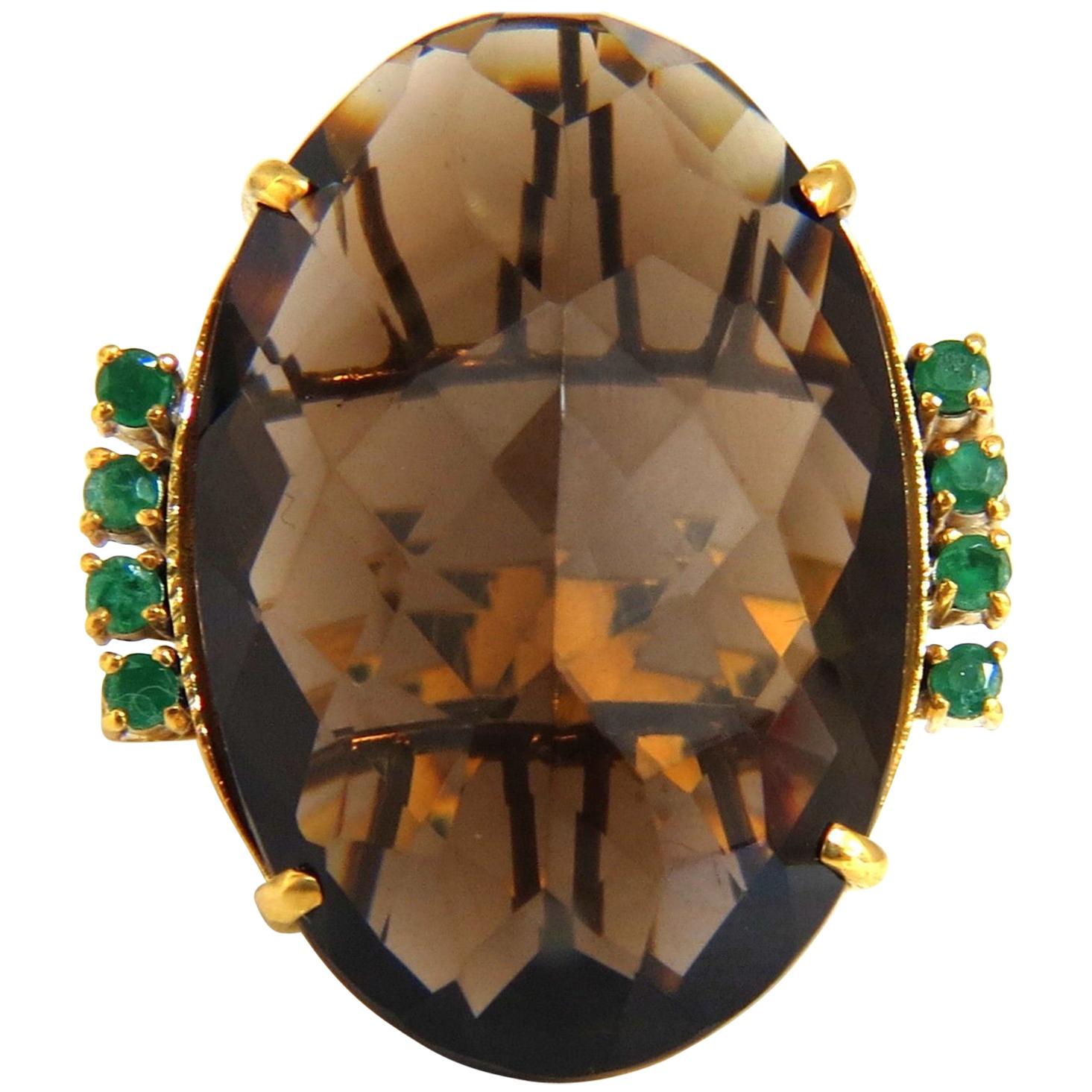 Bague en or 14 carats avec topaze gitane ovale naturelle de 38,30 carats en vente