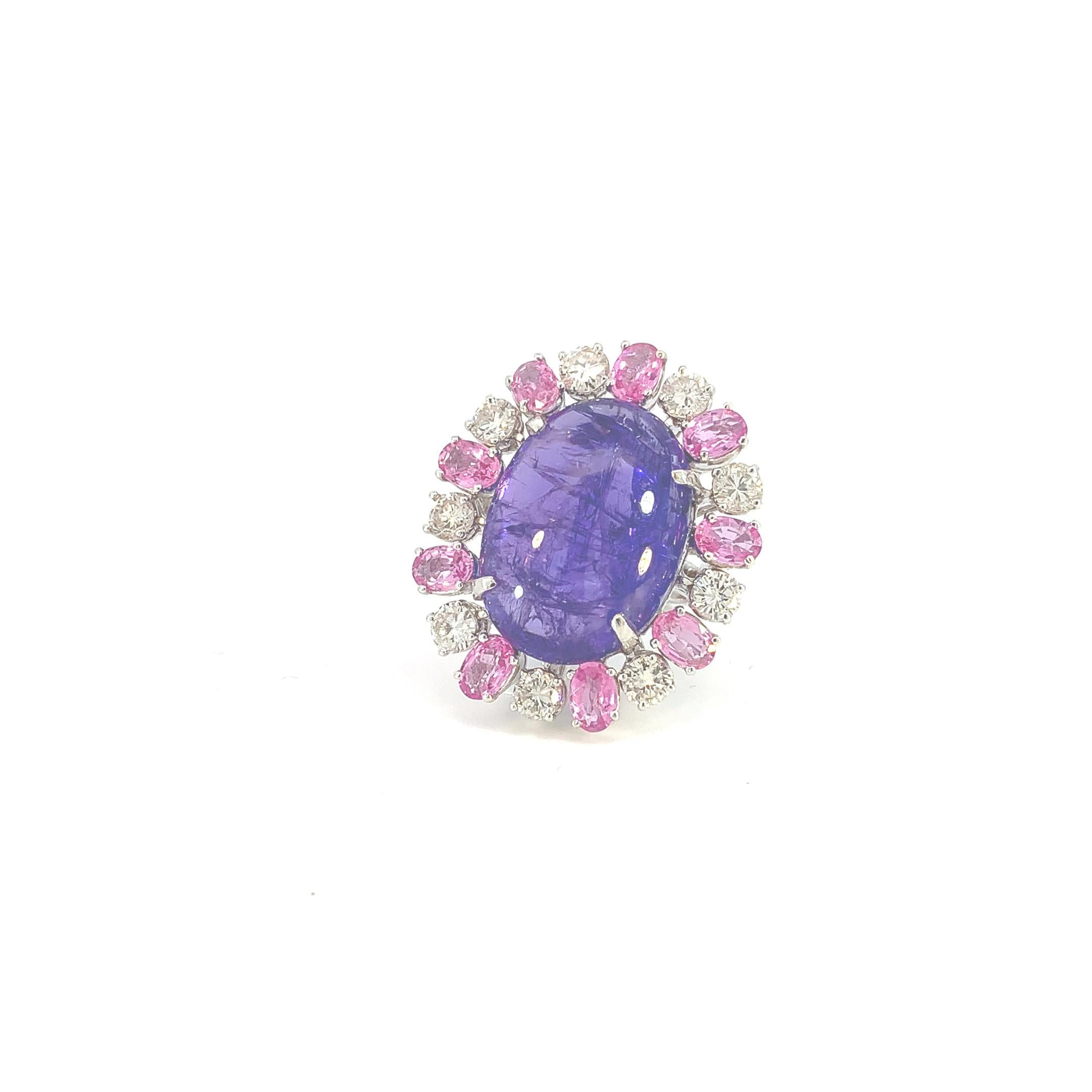 Cóctel de tanzanita de 38,35 quilates, zafiro rosa de 38,85 quilates y diamantes Anillo de oro de 18 quilates en venta 4
