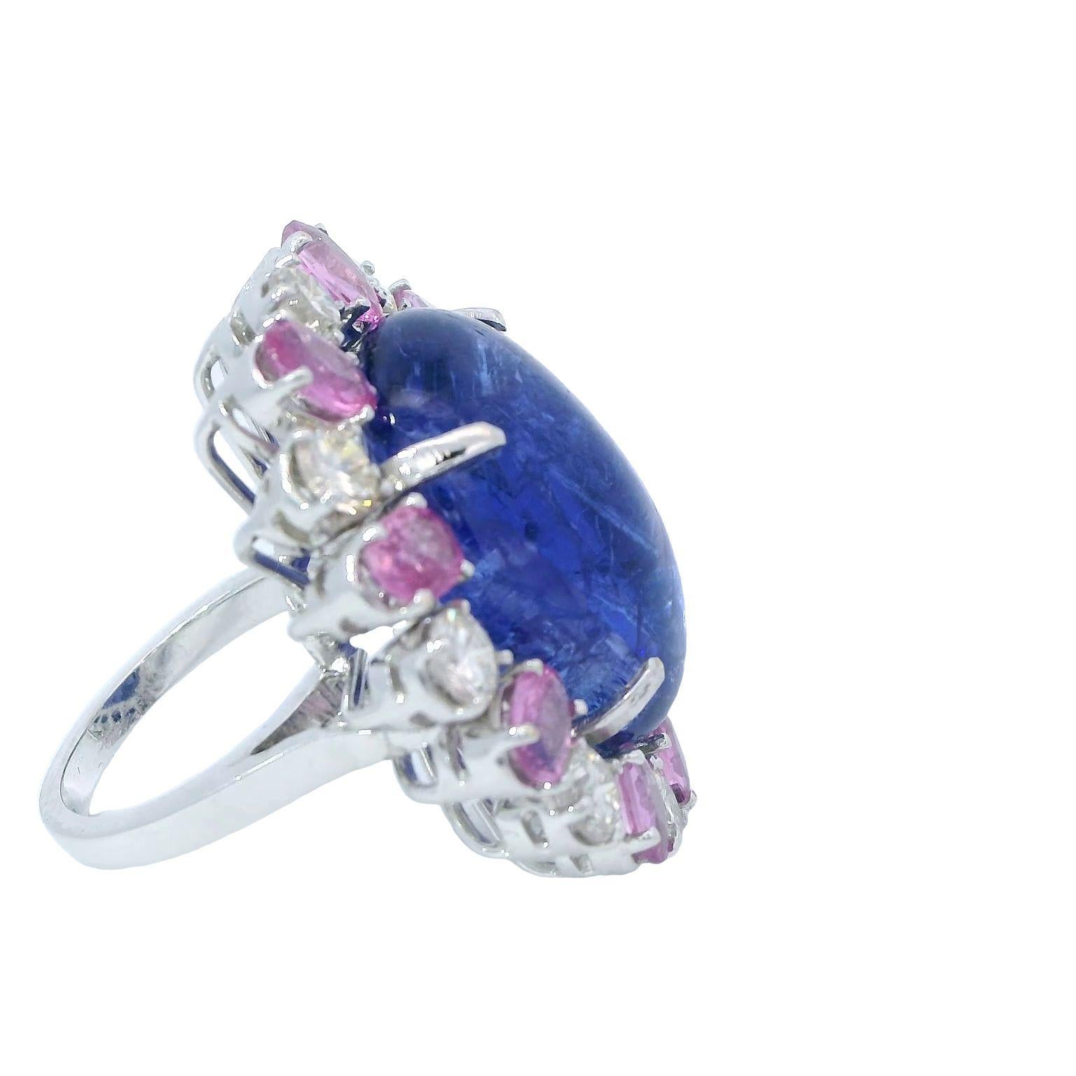 Cóctel de tanzanita de 38,35 quilates, zafiro rosa de 38,85 quilates y diamantes Anillo de oro de 18 quilates en venta 5