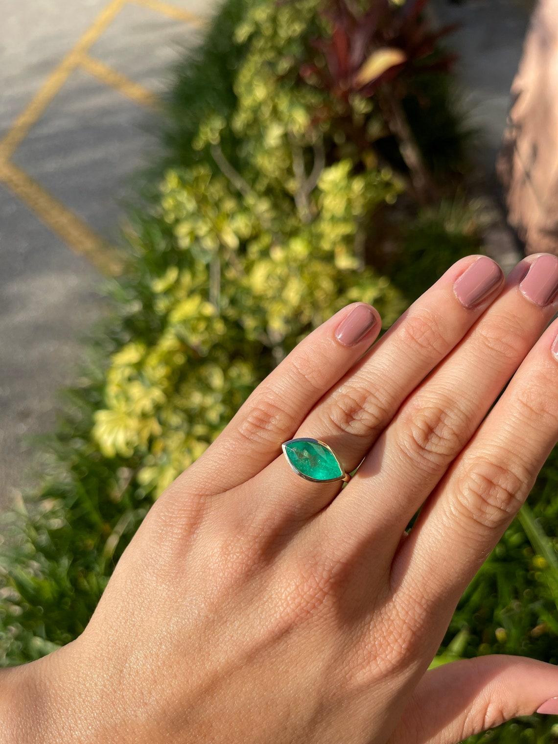 emerald marquise ring