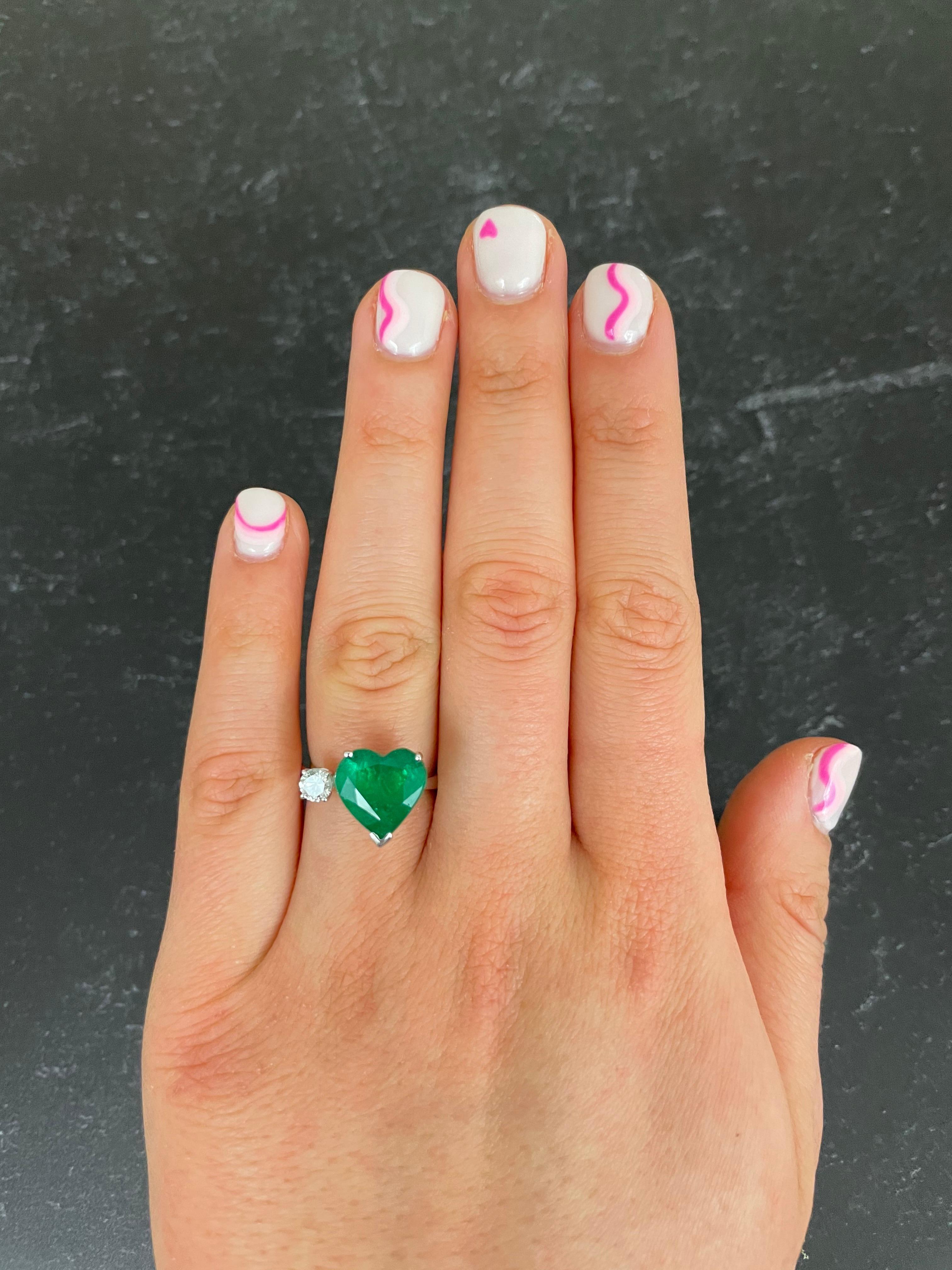 Heart Cut 3.84 Carat Heart Shape Emerald Diamond Toi et Moi Ring 14 Karat White Gold For Sale