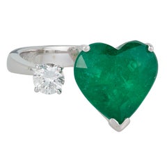 3.84 Carat Heart Shape Emerald Diamond Toi et Moi Ring 14 Karat White Gold