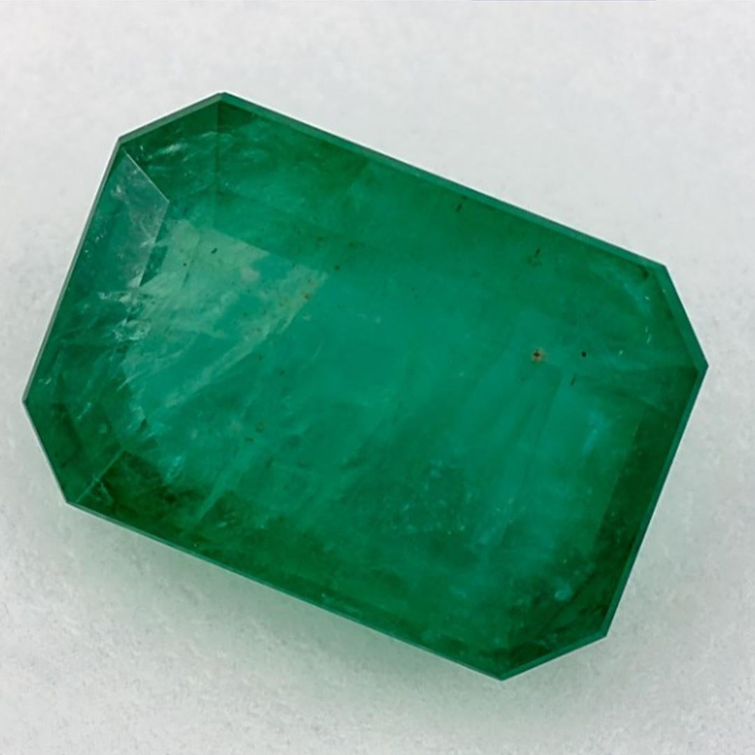 Con un vibrante tono verde, la piedra de nacimiento de mayo es un símbolo del renovado crecimiento primaveral. 

Explora la vibrante colección de esmeraldas, rubíes y zafiros de nuestra tienda, disponibles como gemas sueltas y combinadas con nuestra