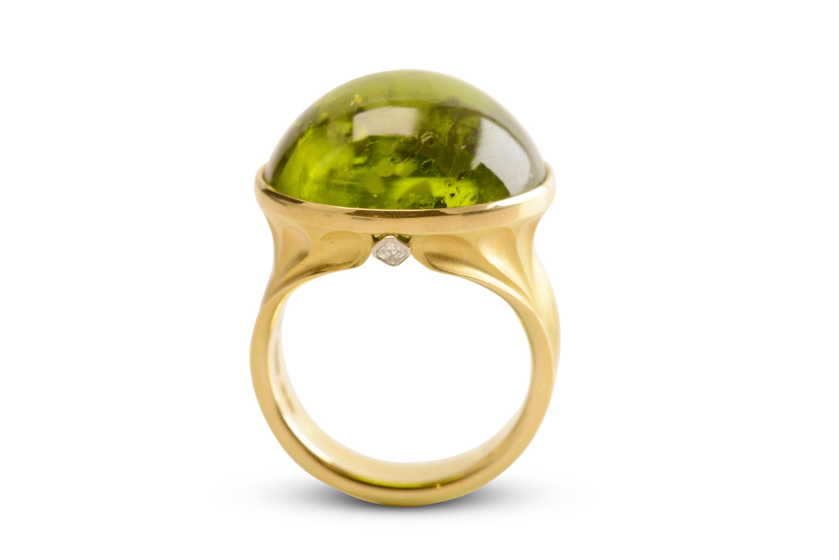 38.40 Carat Peridot Cocktail Ring in 18 Karat Yellow Gold with Diamond In New Condition For Sale In Sydney, NSW