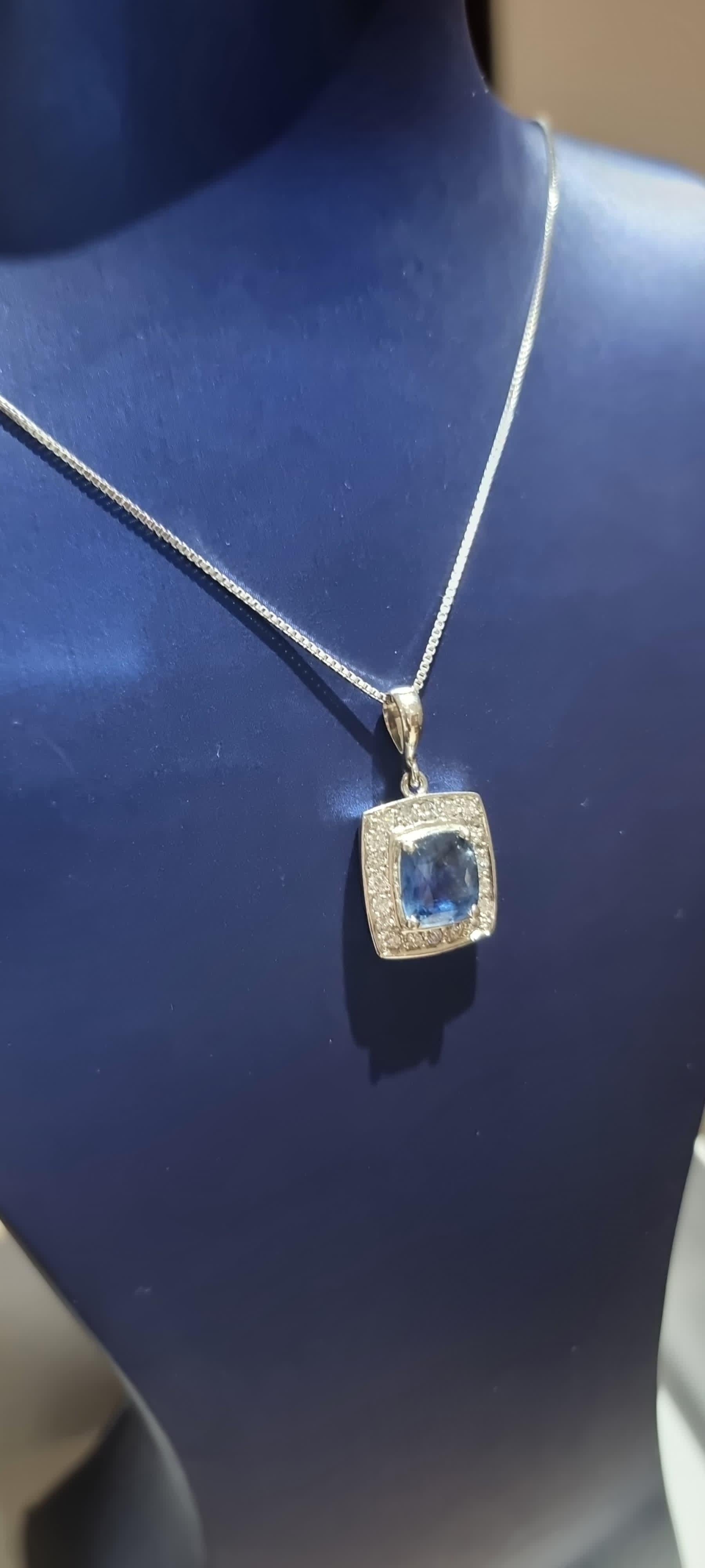 3.84ct Prong Set Natural Blue Sapphire Pendant in Platinum-Coated Silver For Sale 2