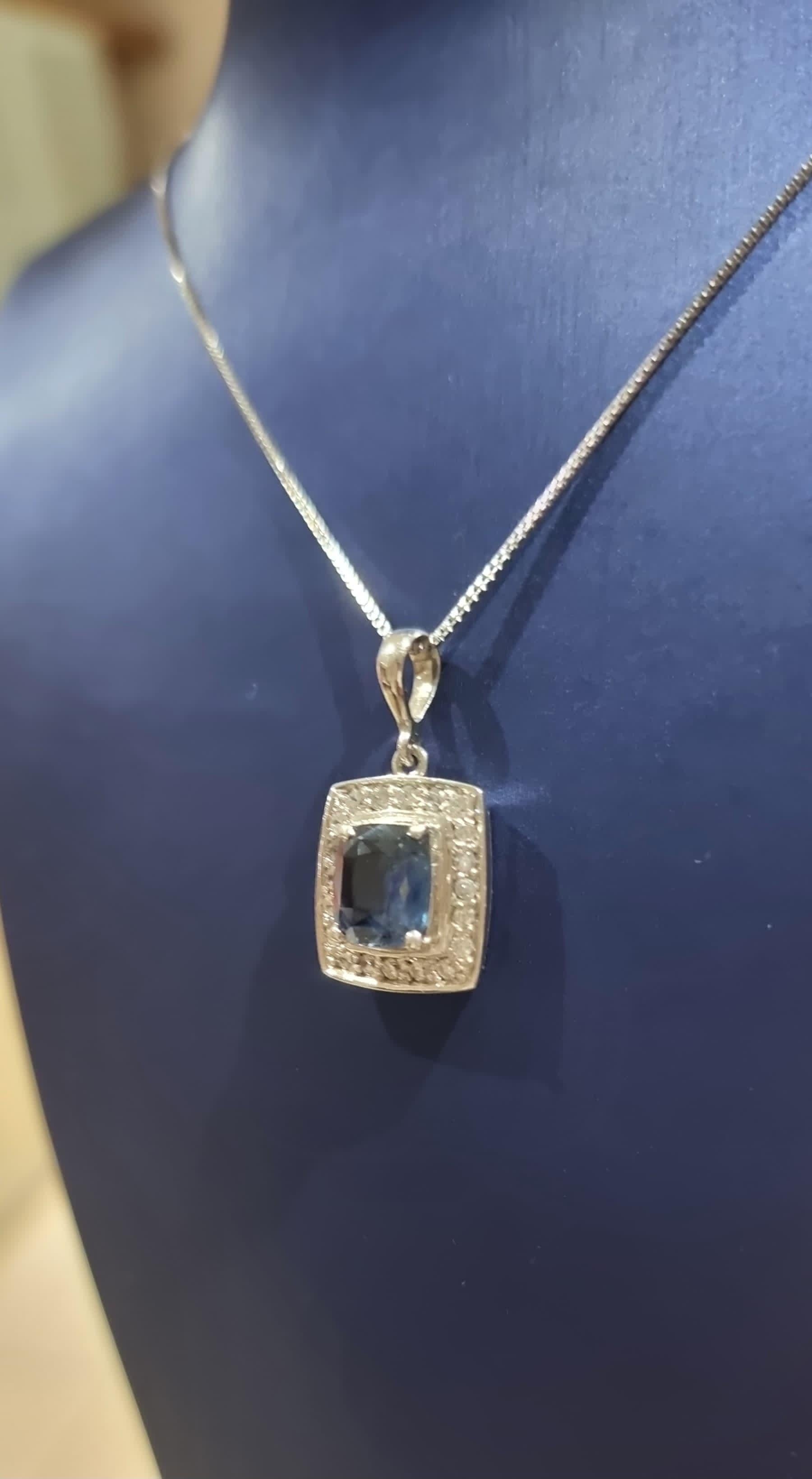 3.84ct Prong Set Natural Blue Sapphire Pendant in Platinum-Coated Silver For Sale 6
