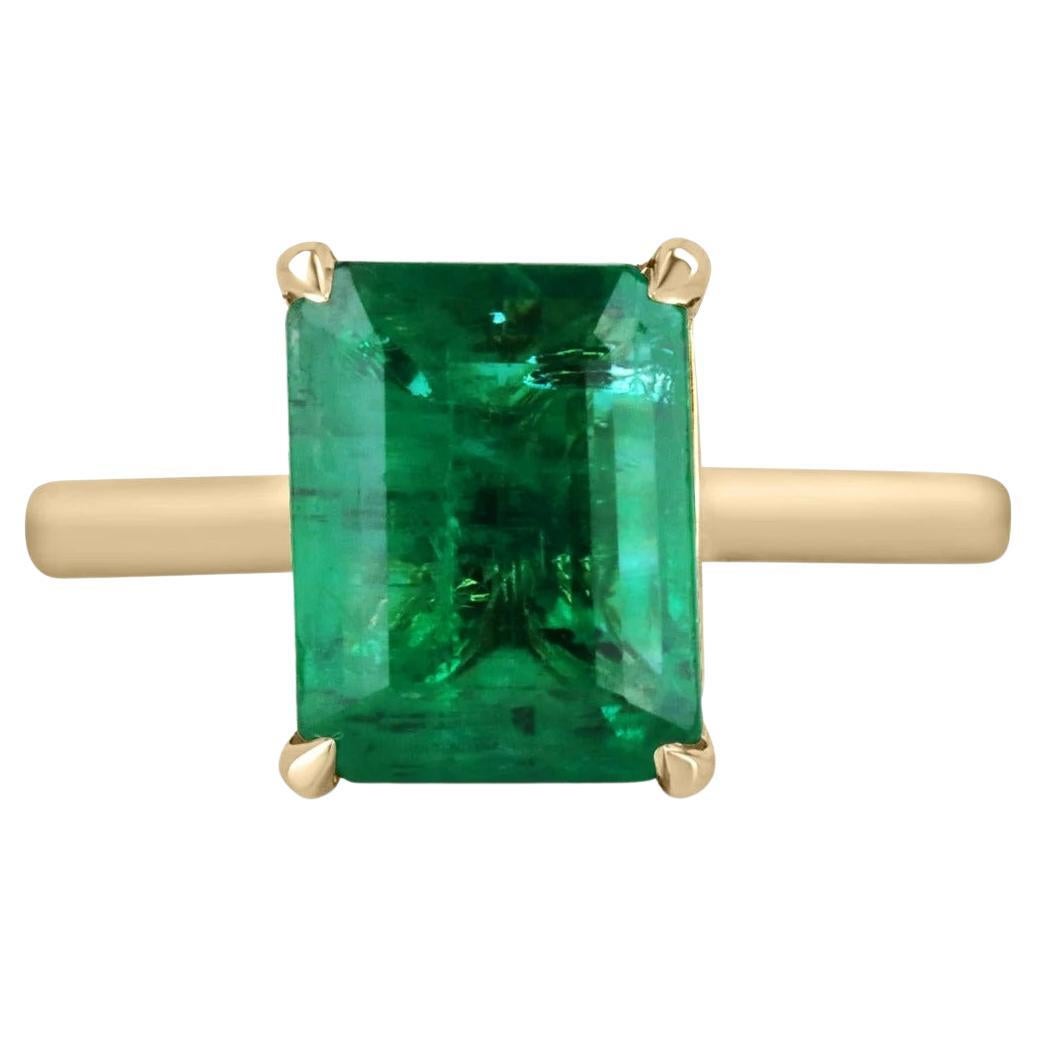 3.84cts 18K Fine Quality Rich Green Emerald Cut Emerald Solitaire 4Prong Ring en vente