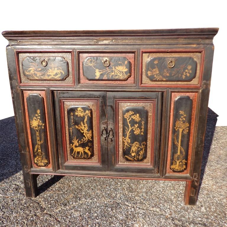 38.5″ Antique Qing Dynasty Paneled Chinese Cabinet In Good Condition For Sale In Pasadena, TX