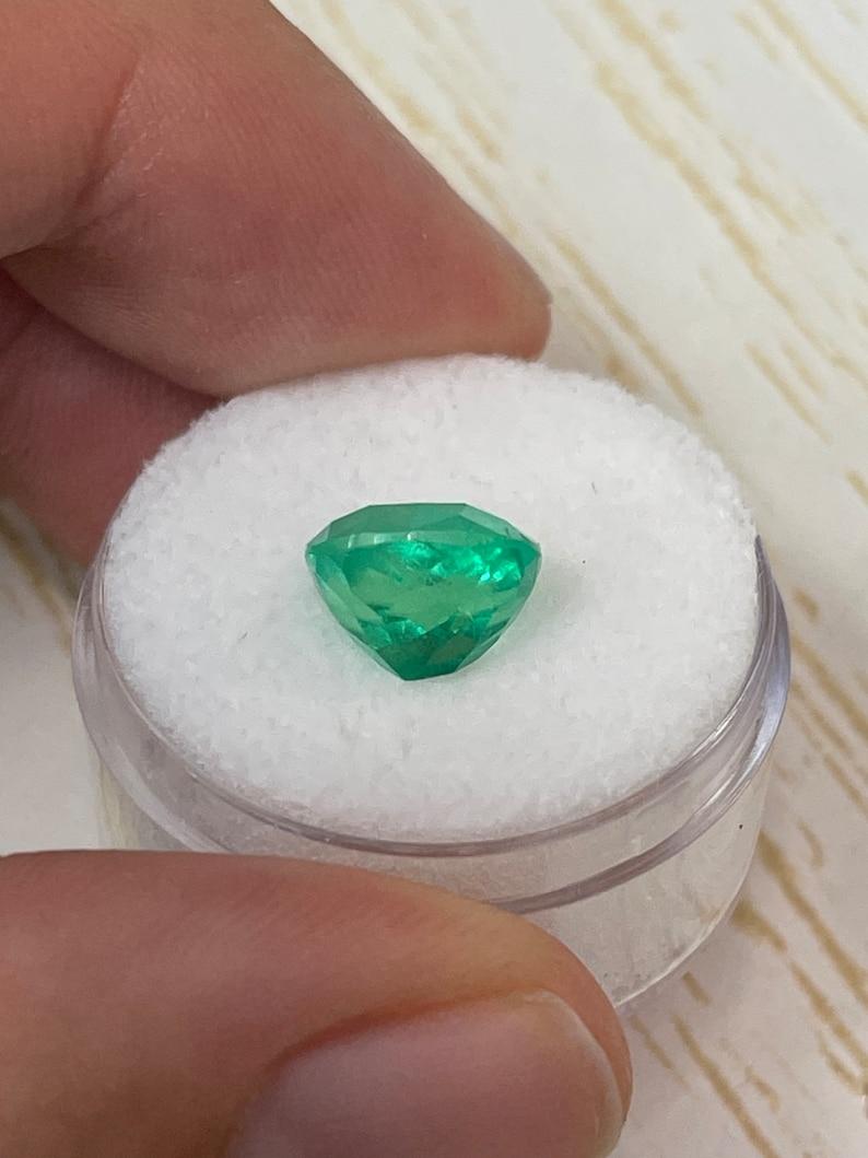 Women's 3.85 Carat Bright Yellowish Green Colombian Emerald - Muzo Cushion Cut May Gem For Sale