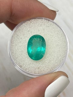 Smeraldo colombiano ovale da 3,85 carati di colore verde bluastro - Gemma del mese di maggio