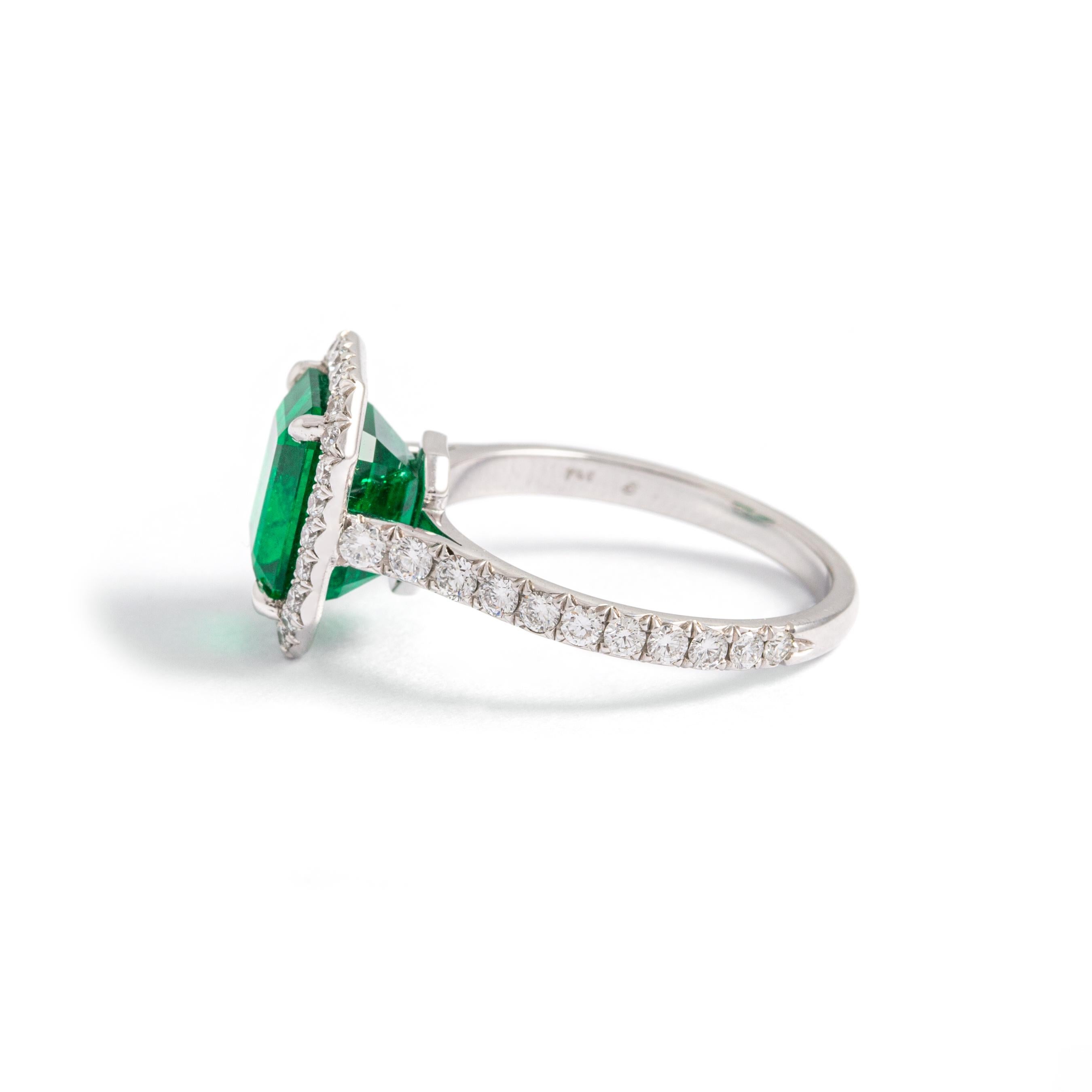 Women's or Men's 3.85 Carat Emerald and Diamond Ring For Sale