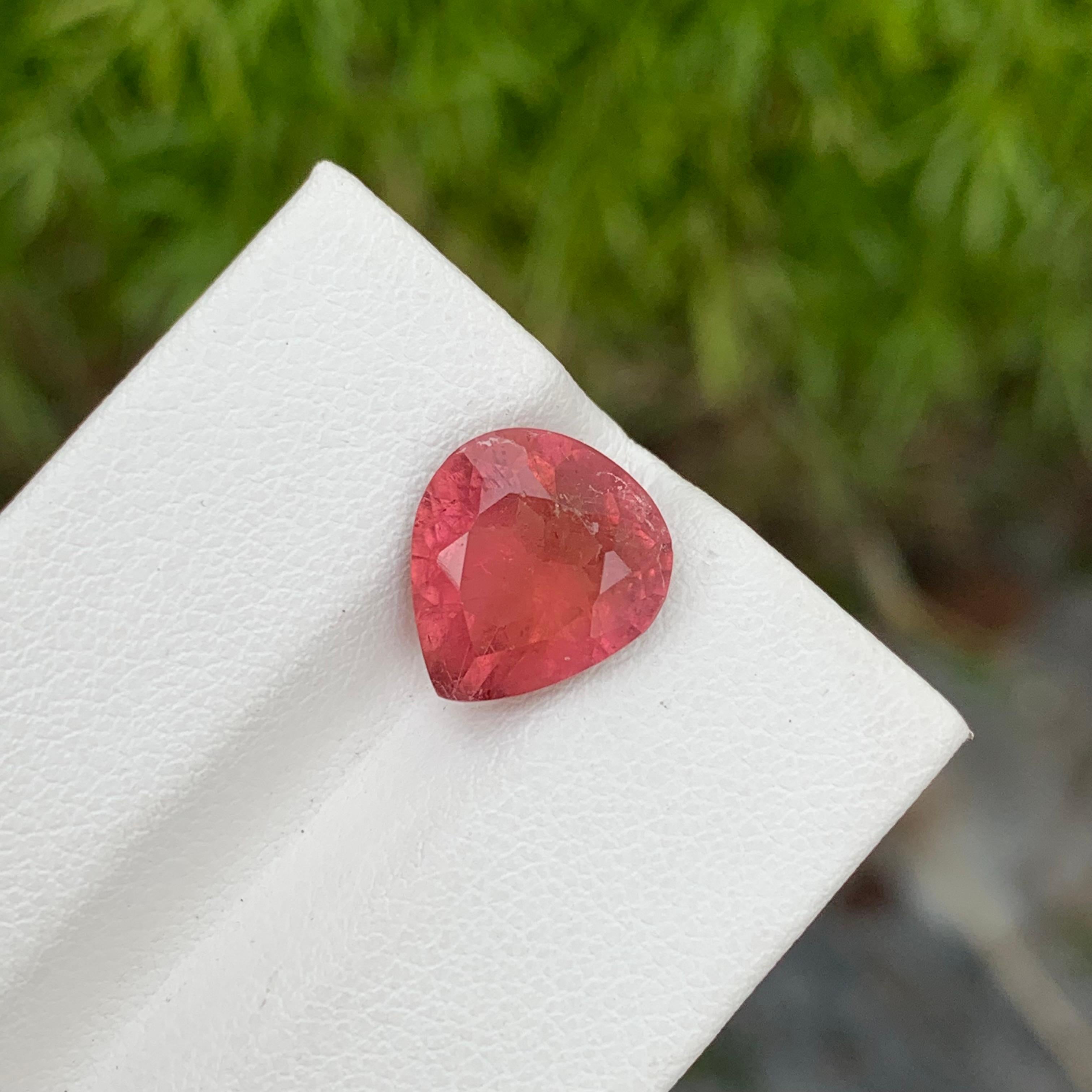 3.85 Carat Lovely Loose Rubellite Tourmaline Pear Shape Gem From Afghanistan  In New Condition For Sale In Peshawar, PK