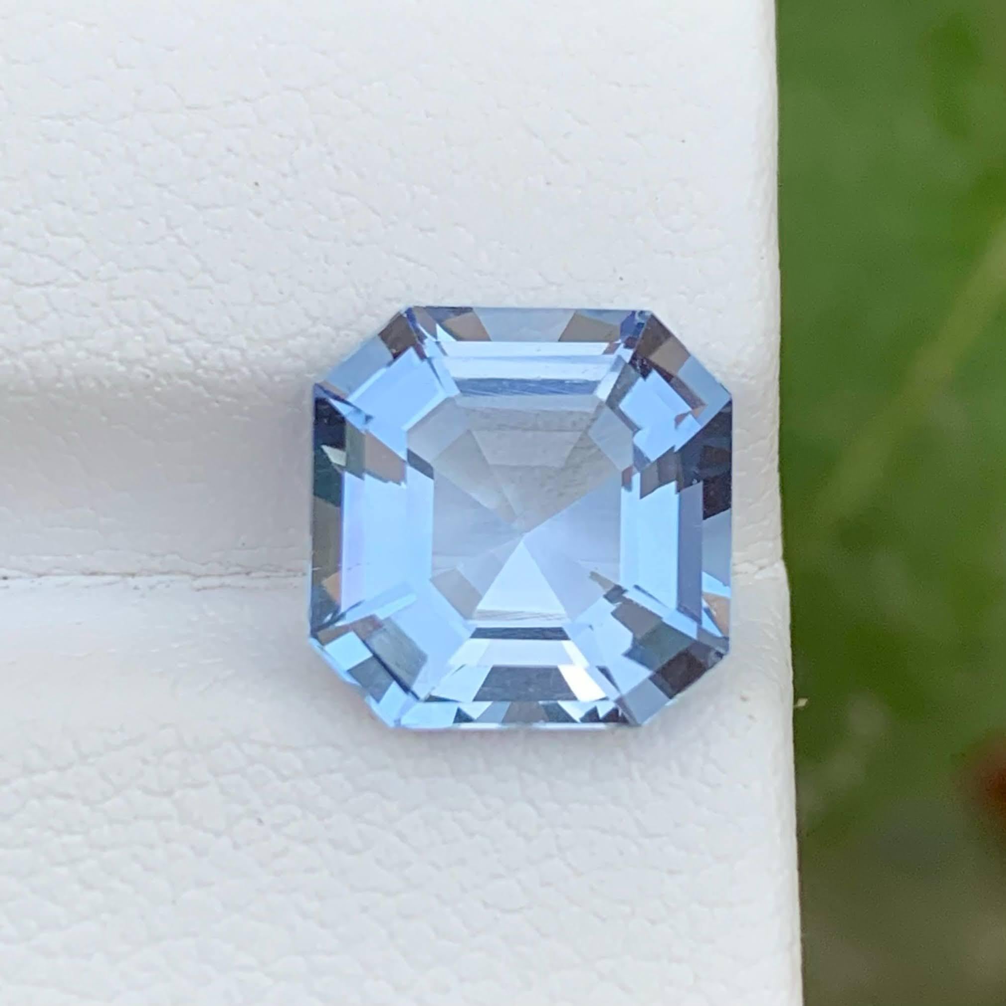 Peso 3,85 carati 
Dimensioni 10,5x10,4x6,2 mm
Trattamento Nessuno 
Origine Pakistan 
Chiarezza VVS  
Taglia forma Asscher 





Questa acquamarina Blue Goshenite sciolta da 3,85 carati è una gemma rara ed elegante, caratterizzata da un sorprendente