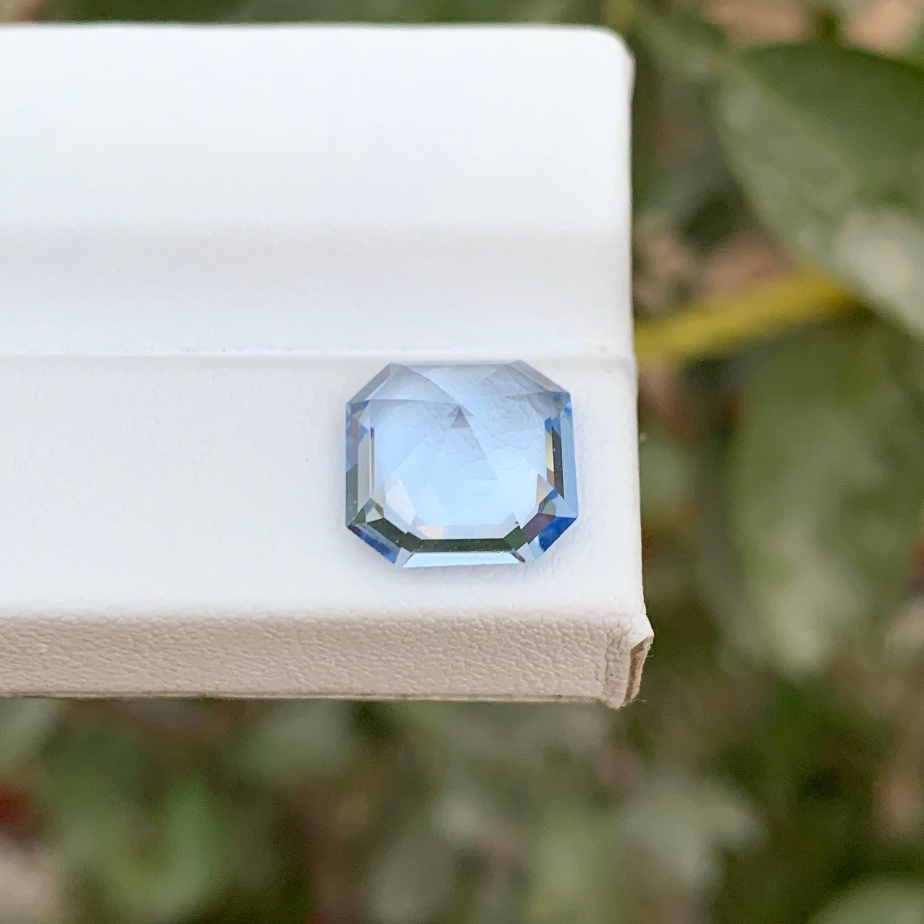 Moderno 3,85 Carati di Acquamarina Blu Goshenite sciolta Nature Taglio Asscher Gemma Pakistan in vendita