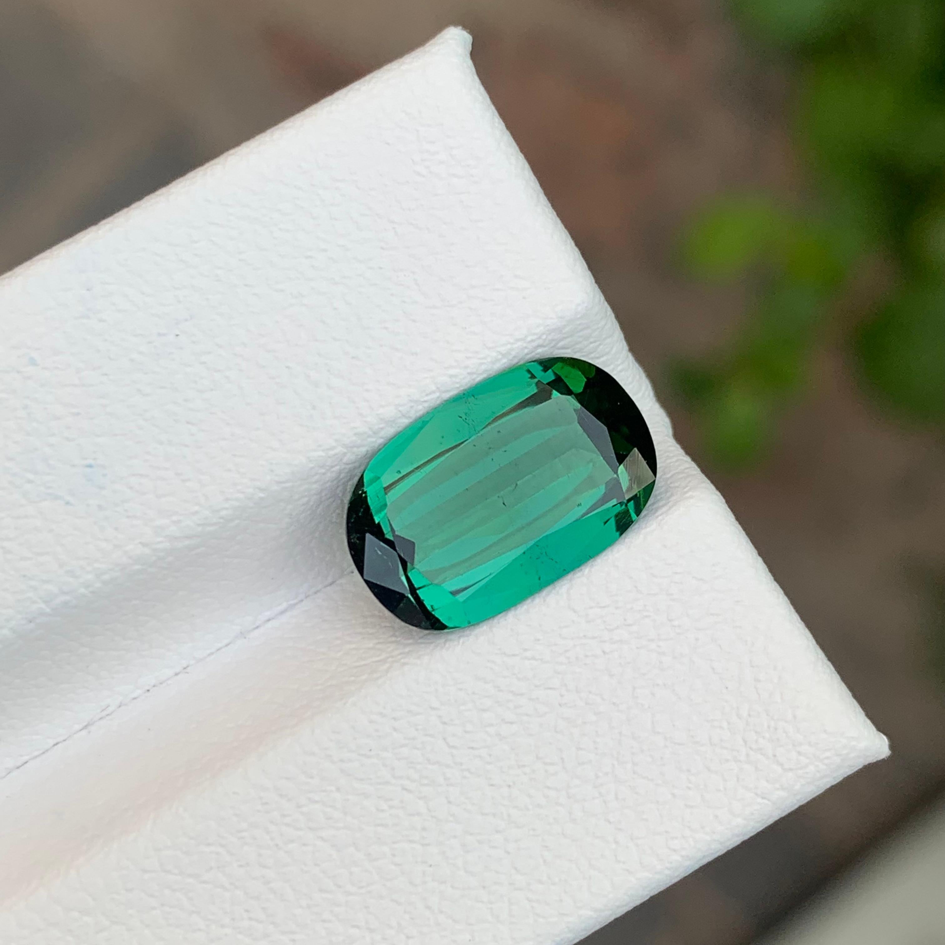 Taille coussin 3.85 Carat Natural Loose Green Tourmaline Long Cushion Shape Gemstone (pierre précieuse en forme de coussin) en vente