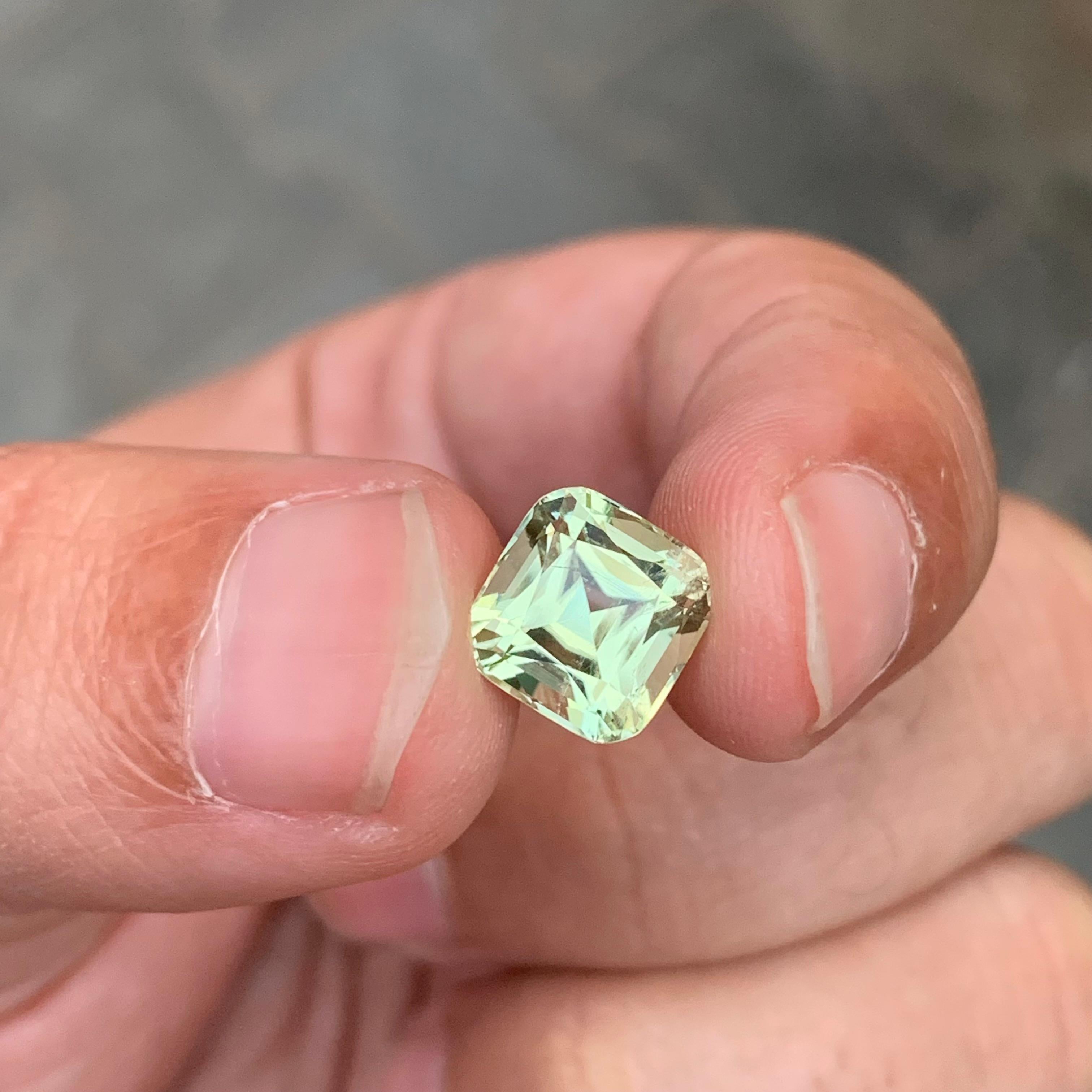 Tourmaline jaune citron naturelle taille coussin de 3,85 carats en vente 4