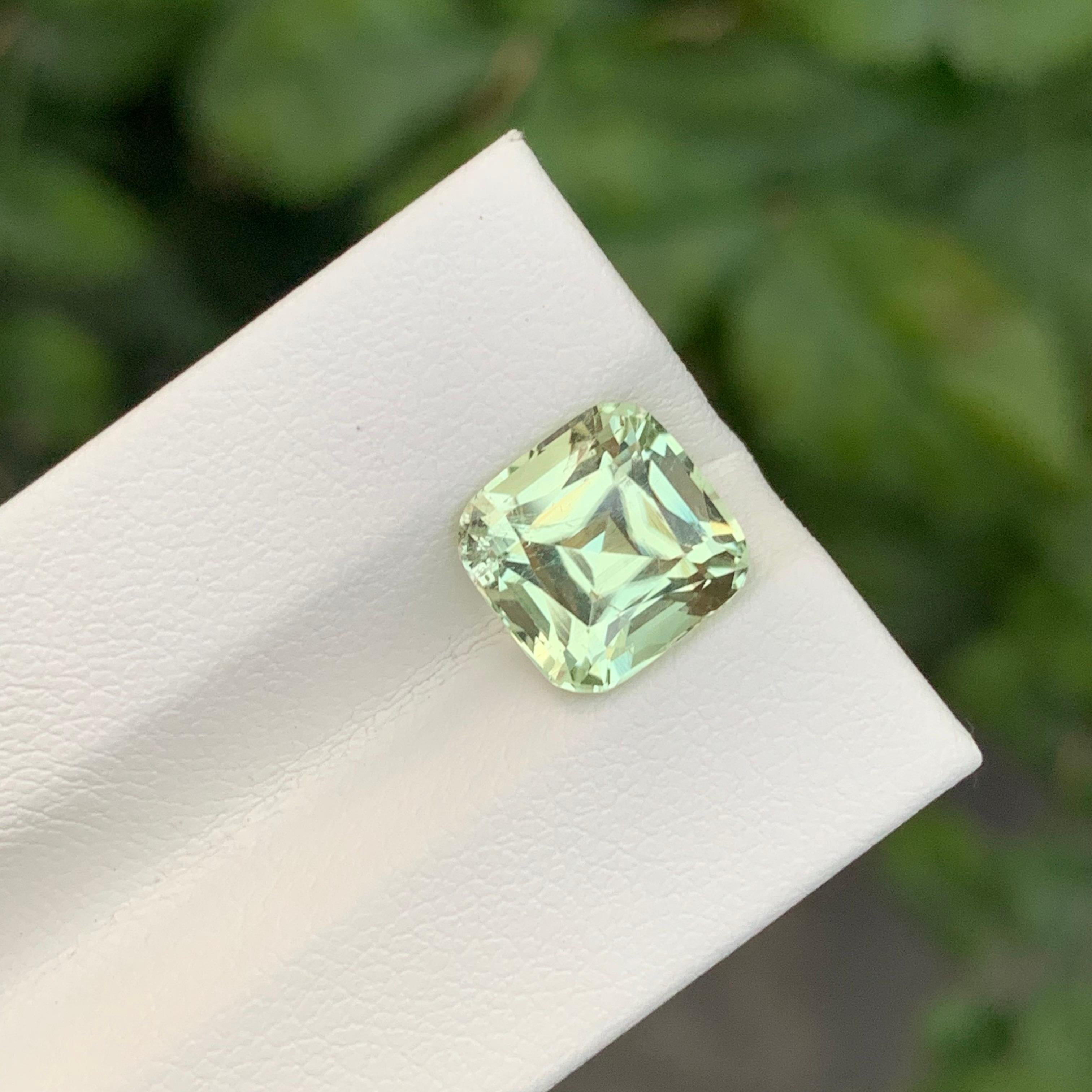 Arts and Crafts Tourmaline jaune citron naturelle taille coussin de 3,85 carats en vente