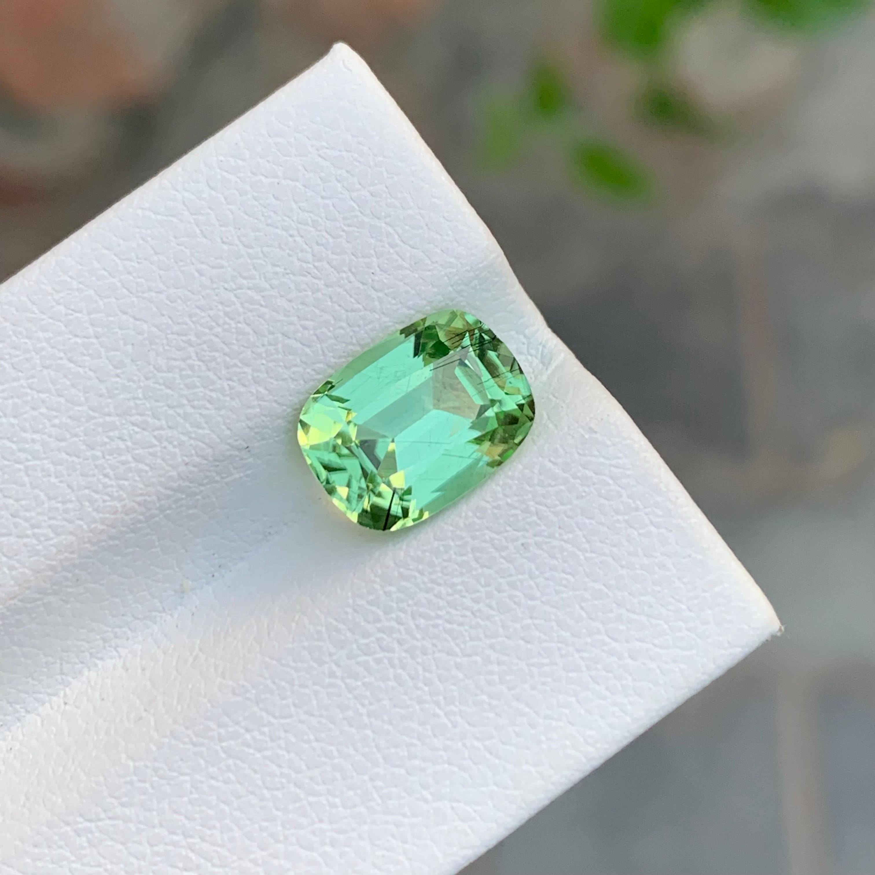 Cushion Cut 3.85 Carat Splendid Natural Loose Rutile Peridot Cushion Shape Gem For Ring For Sale