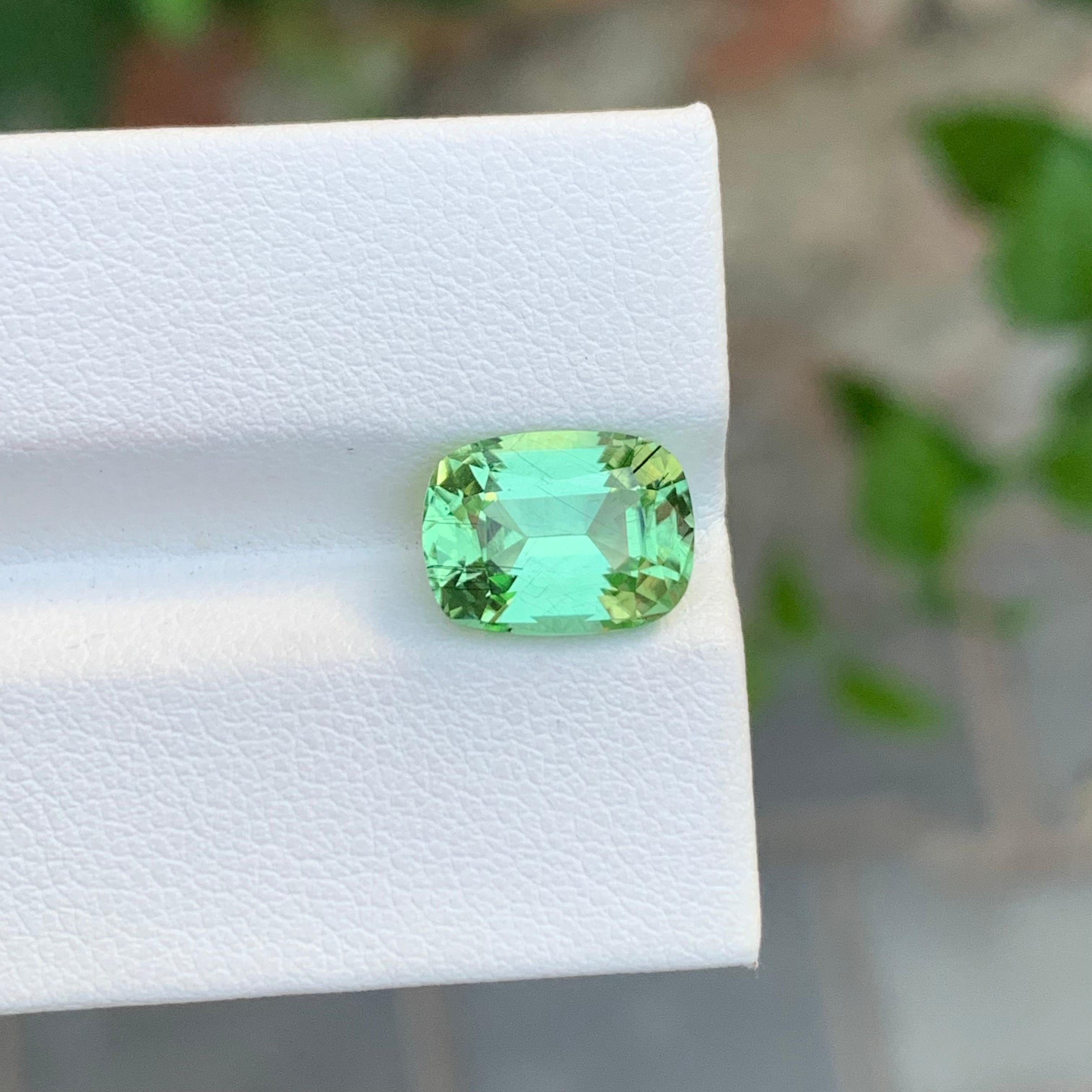3.85 Carat Splendid Natural Loose Rutile Peridot Cushion Shape Gem For Ring For Sale 3