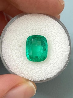 3.85 Carat Strong Medium Green Colombian Emerald - Chivor Cushion Cut Gem