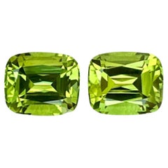 Paire de péridots verts de 3,85 carats, pierre précieuse naturelle pakistanaise taille coussin