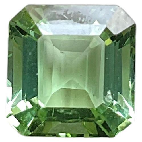 Pierre précieuse naturelle de 3.85 carats, tourmaline verte carrée à facettes de qualité supérieure
