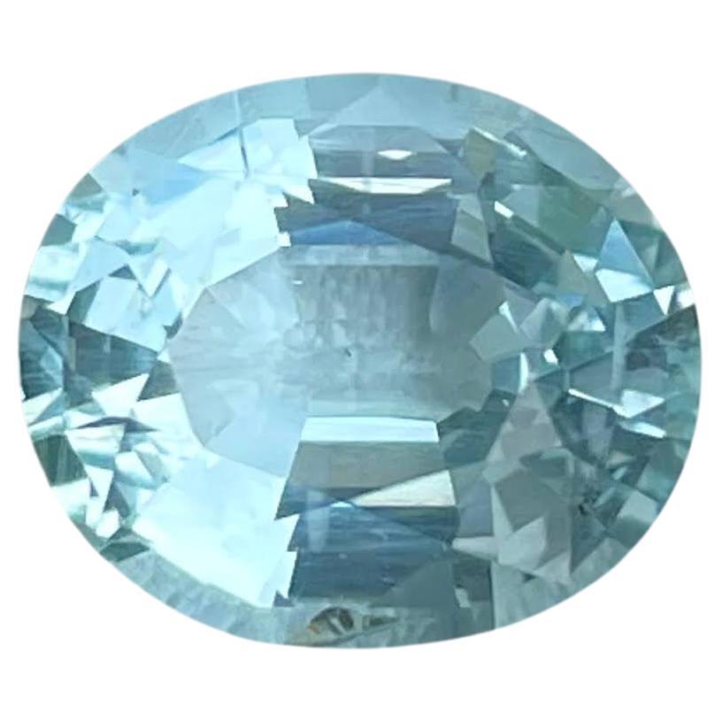 3.85 carats Light Blue Loose Aquamarine Oval Cut Natural Madagascar's Gemstone For Sale