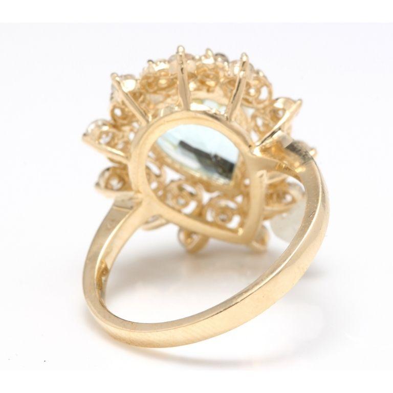 3.85 Carat Natural Gorgeous Aquamarine and Diamond 14K Solid Yellow Gold Ring In New Condition For Sale In Los Angeles, CA