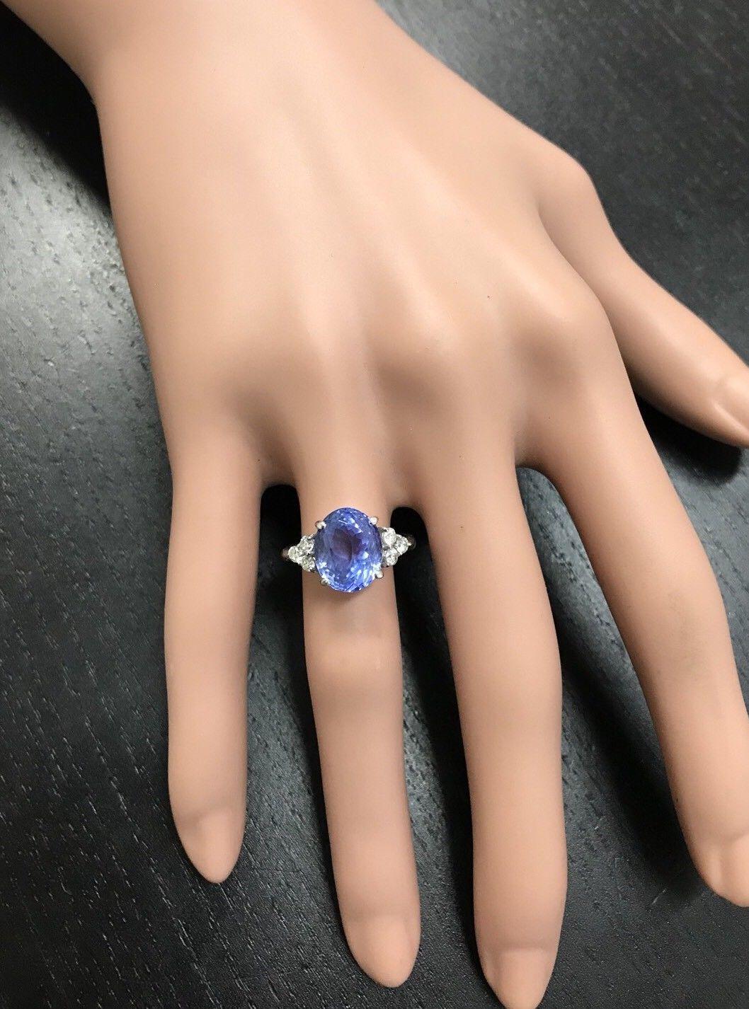 Women's 3.85 Carat Natural Very Nice Looking Tanzanite and Diamond 14 Karat Solid Gold For Sale