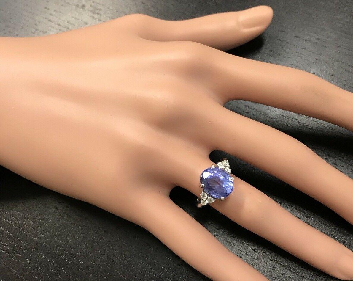 3.85 Carat Natural Very Nice Looking Tanzanite and Diamond 14 Karat Solid Gold For Sale 1