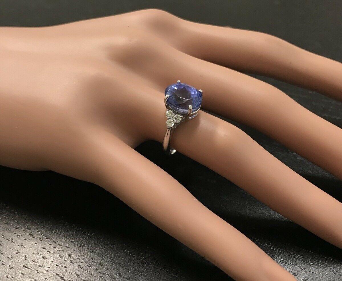 3.85 Carat Natural Very Nice Looking Tanzanite and Diamond 14 Karat Solid Gold For Sale 2