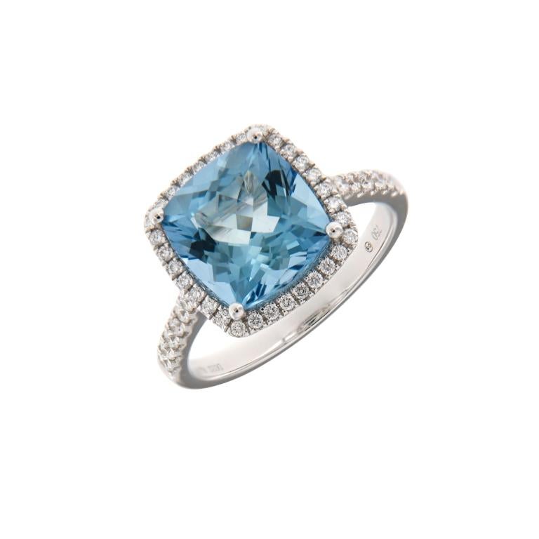 Taglio rotondo Anello con diamante e acquamarina da 3,85 carati in oro bianco da 18 carati in vendita