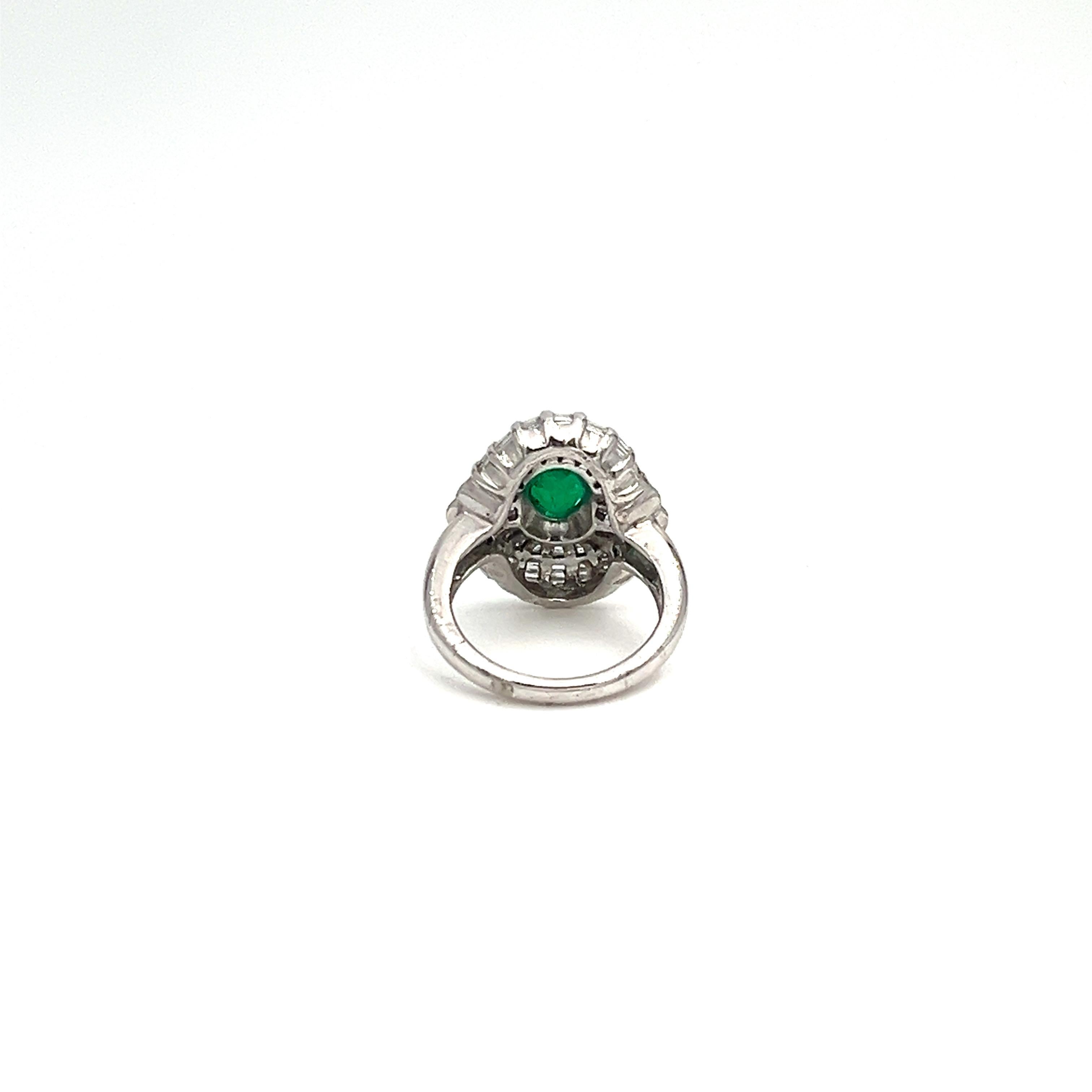 Oval Cut 3.85 ct Emerald & Diamond Ring For Sale