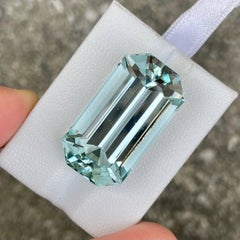 38.50 carats Sea Blue Aquamarine Stone Emerald Cut from Pakistan