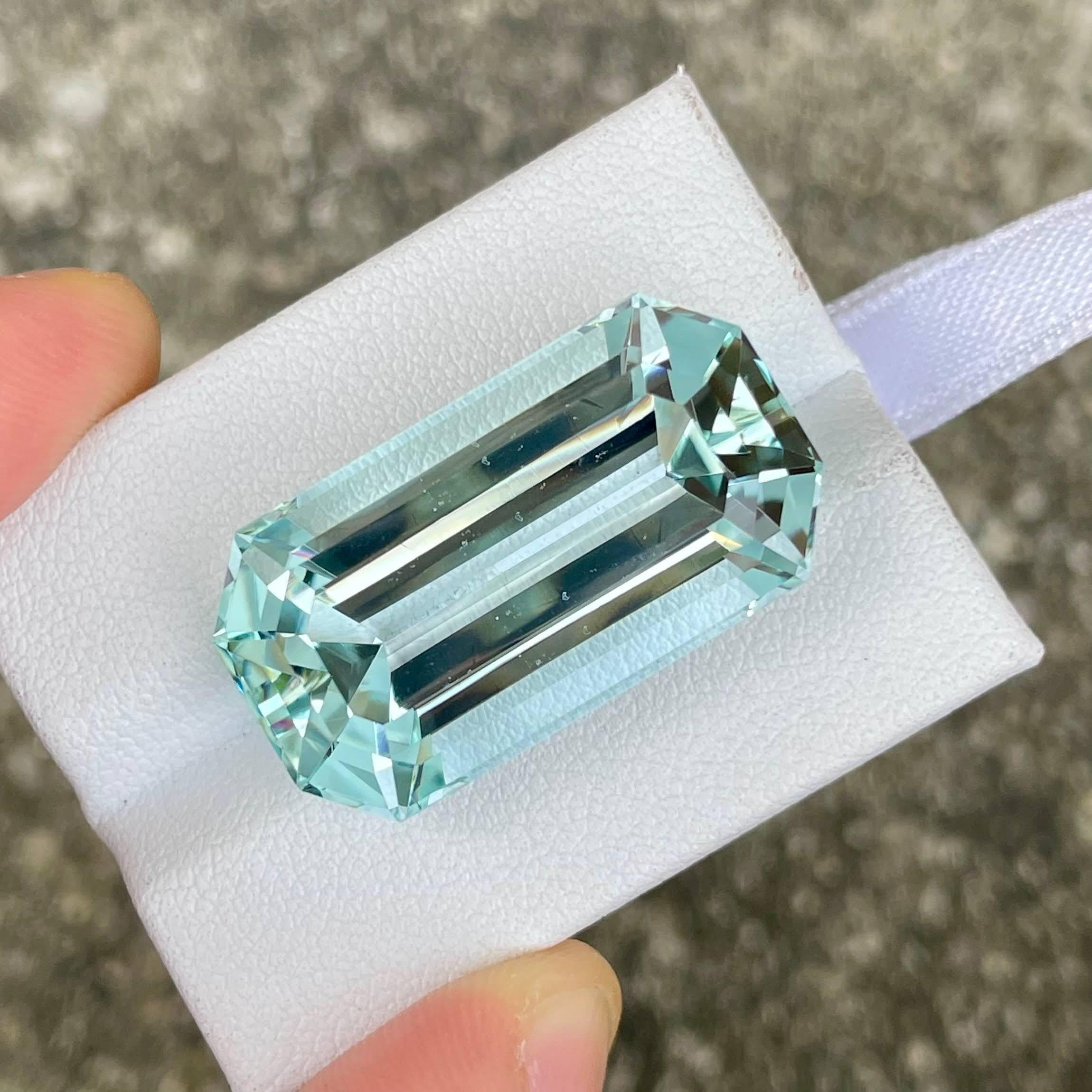 38,50 carati di Acquamarina Blu Mare Pietra Taglio Smeraldo dal Pakistan In condizioni Nuovo in vendita a Bangkok, TH