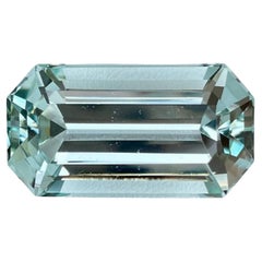 Pierre aigue-marine bleu marine de 38,50 carats, taille émeraude du Pakistan