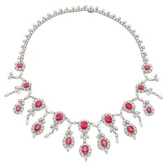 Collier de rubis ovales de 38,52 carats et diamants de 39,26 carats