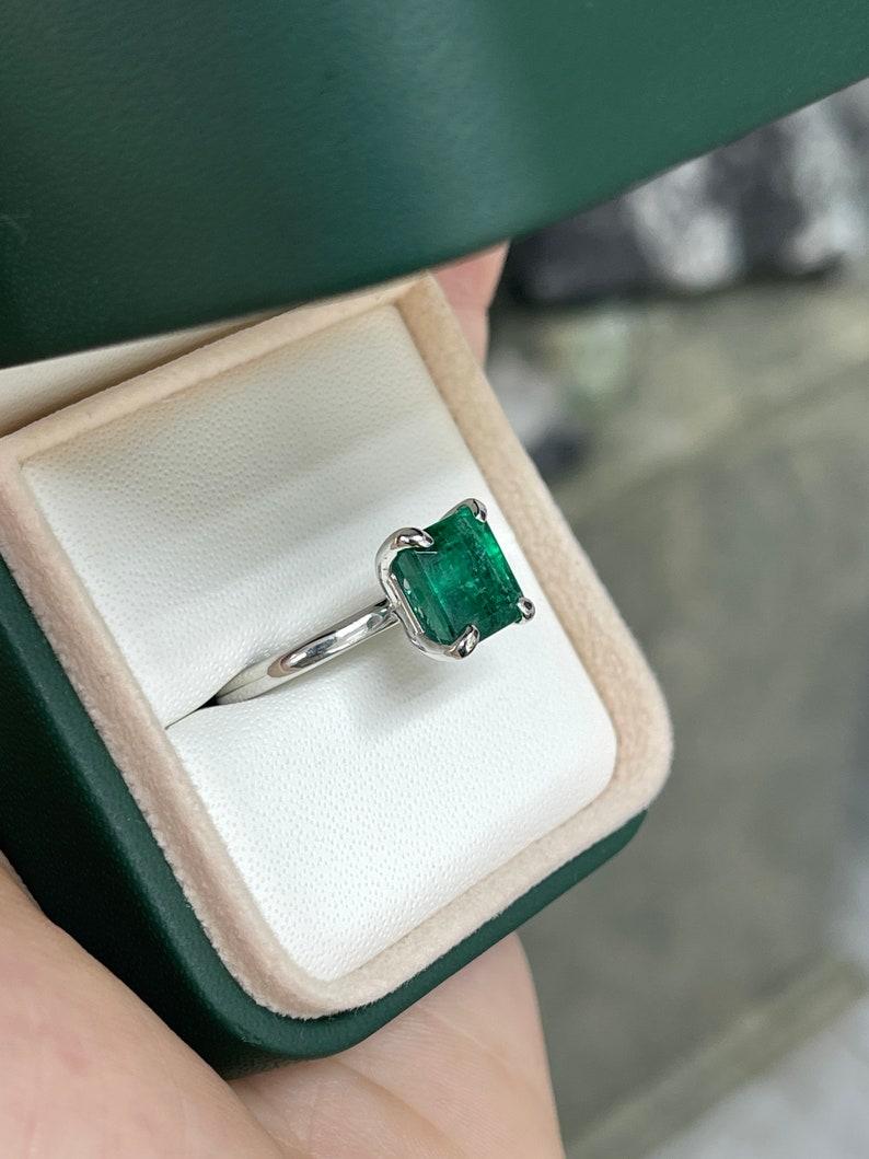 Women's 3.85ct 14K Emerald Cut Solitaire Ring - Deep Green North-South White Gold Prong For Sale