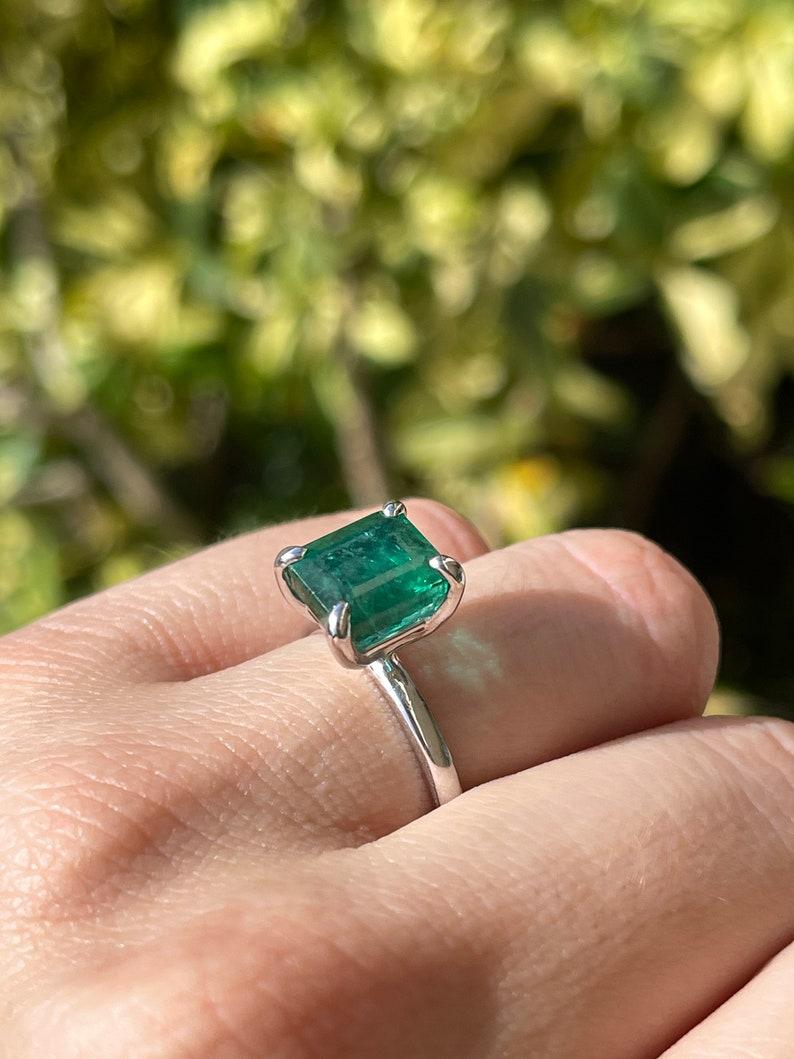 3.85ct 14K Emerald Cut Solitaire Ring - Deep Green North-South White Gold Prong For Sale 4