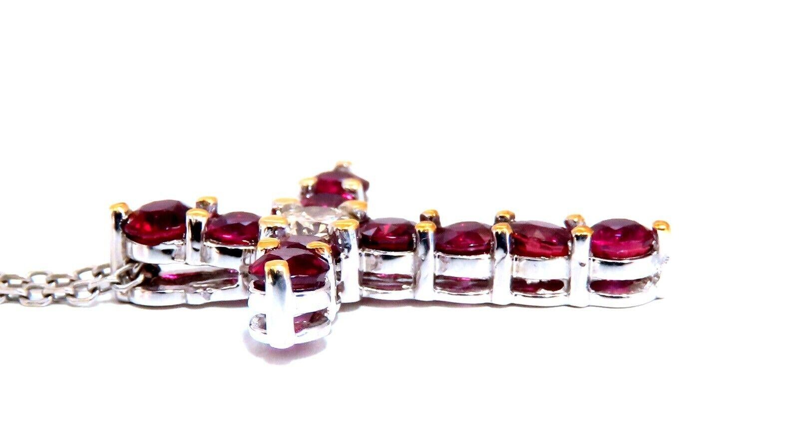 Natürliche runde Rubine & Diamant Kreuz.

.39ct. Brillant Rundschliff Fancy Yellow Brown Diamant

Natürlich & unbehandelt

Si-1 Klarheit.

Natürliche 3,85ct Rubine

Brilliante Runden, volle Schnitte

sauber, klar und transparent

Kreuz: 1.2 X .92