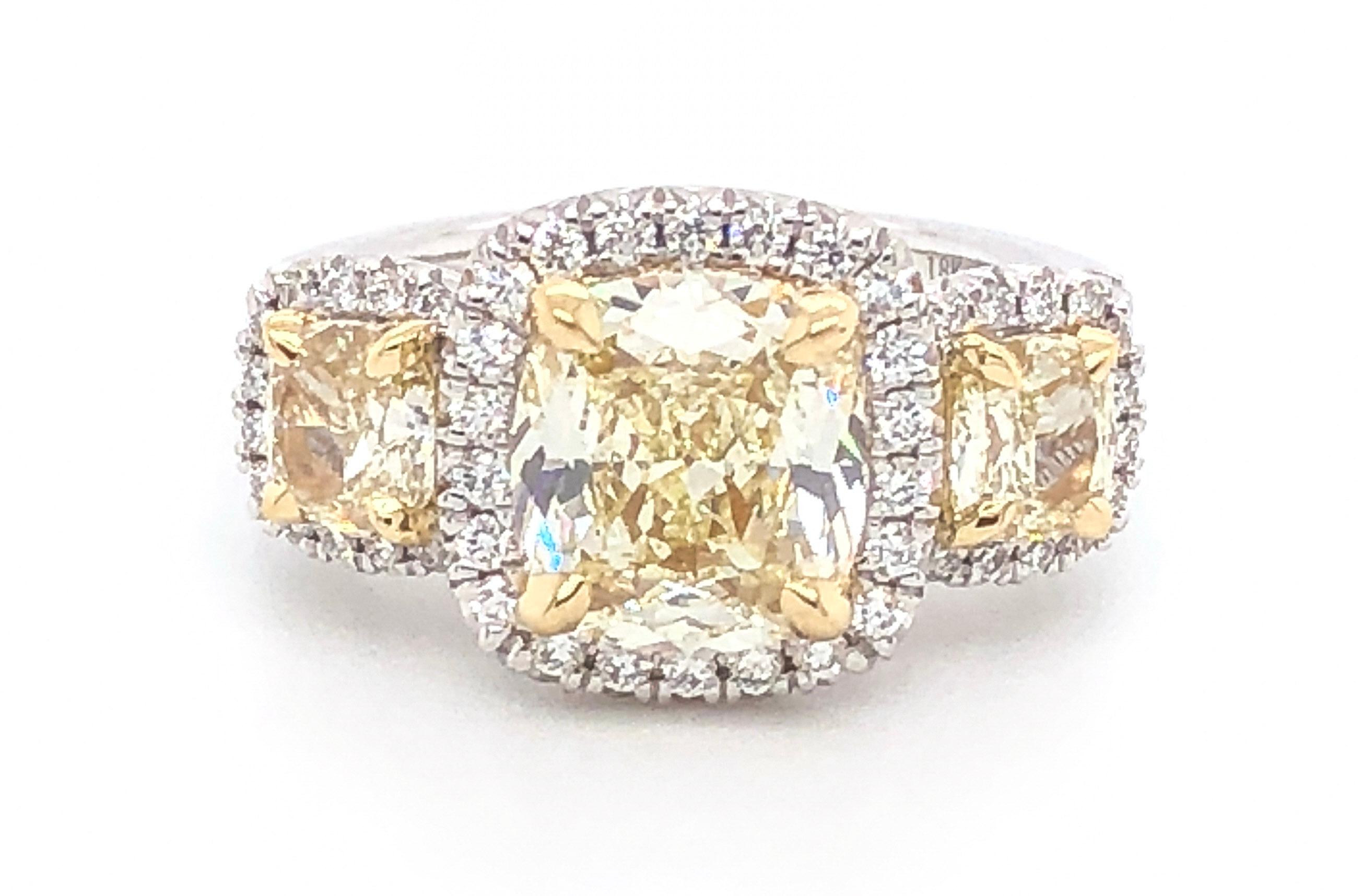 3.85CT T.W. Henri Daussi Canary Light Fancy Yellow Cushion Cut Engagement Ring In New Condition In New York, NY