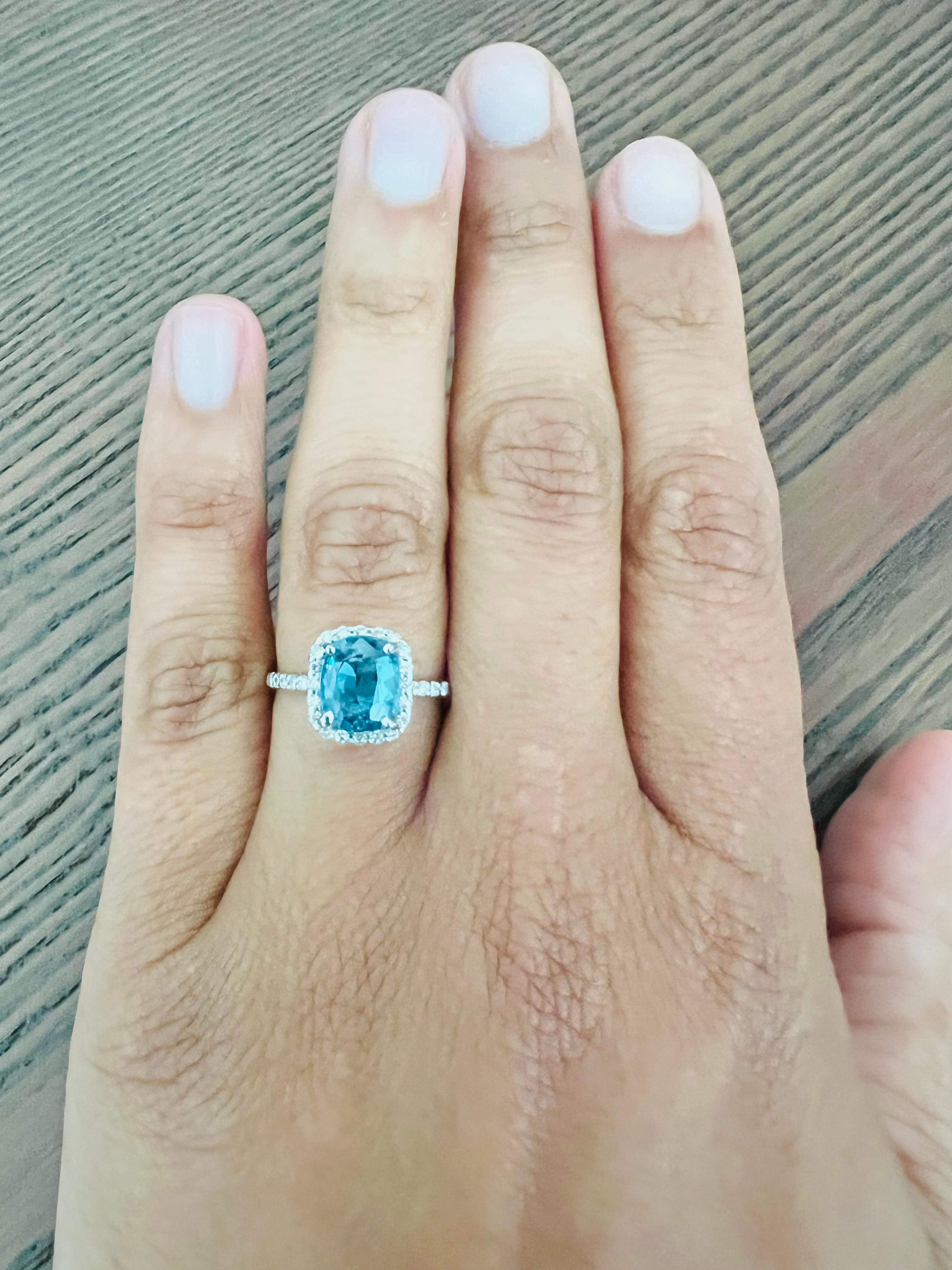 3.86 Karat Blauer Zirkon Diamant Weißgold Ring (Ovalschliff) im Angebot