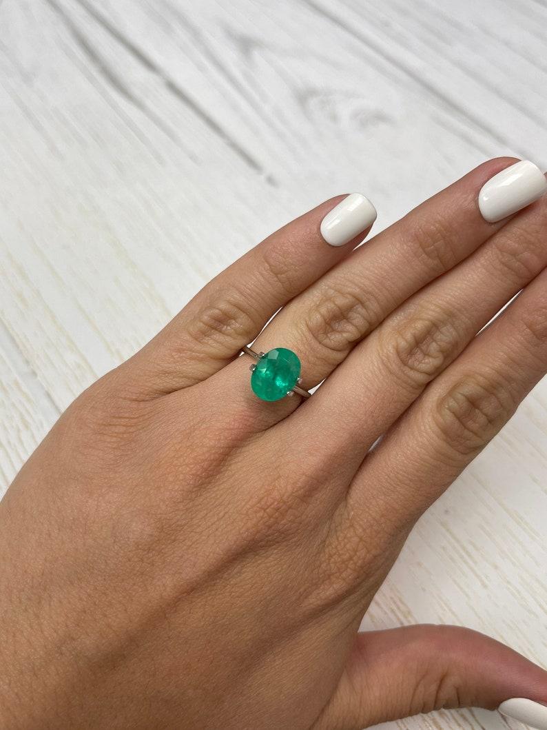 3,86 Karat tief smaragdgrüner kolumbianischer Smaragd Oval - Mai Geburtsstein Edelstein im Angebot 3