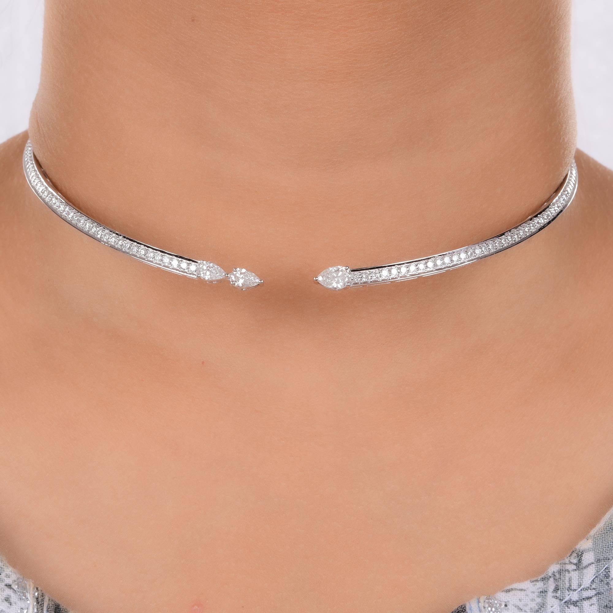 3.86 Ct SI Klarheit H Farbe Diamant Offene Hochzeit Choker Halskette 18k Weißgold
Diese Halskette hat eine schlanke, flexible Struktur, die sich anmutig an den Hals schmiegt. Der offene Stil bietet einen modernen Twist, während die birnenförmigen