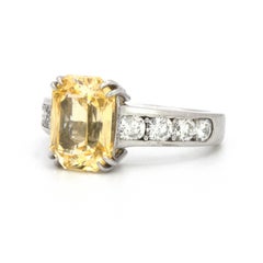 Platinring mit 3,86 Karat gelbem Saphir und Diamant