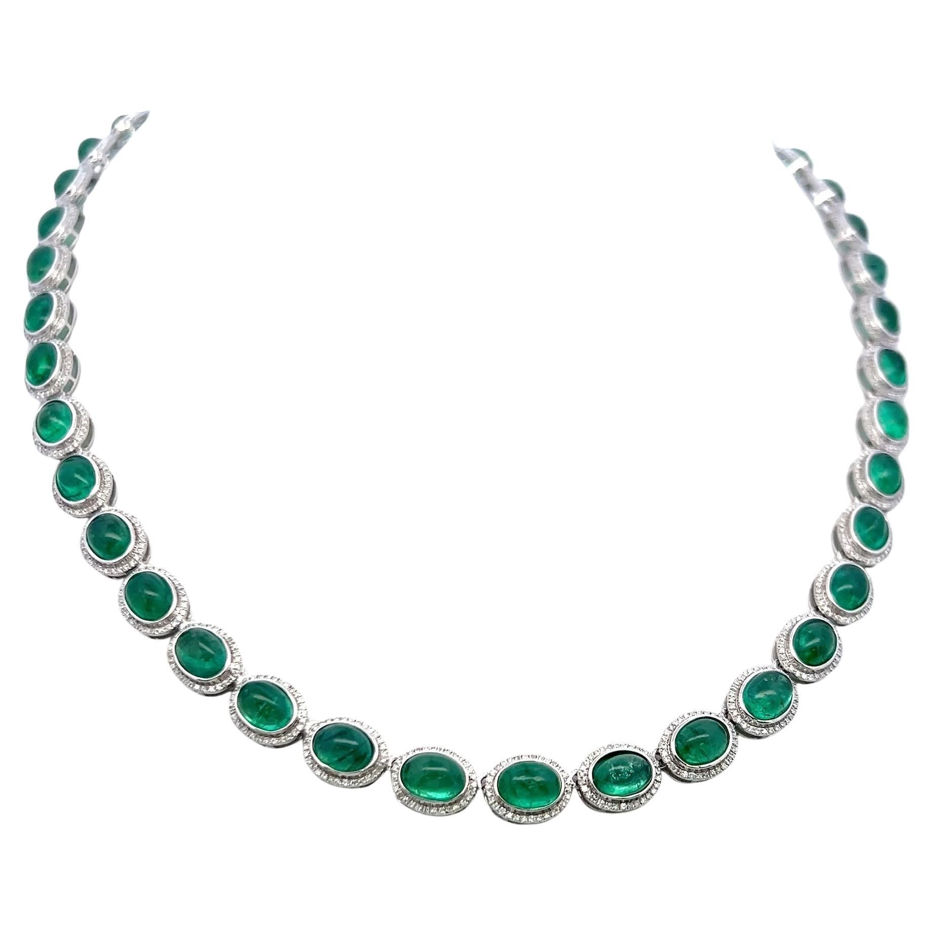 38.64 Carat Emerald Riviera Necklace With 2.66 Carat Diamonds 14K White Gold en venta