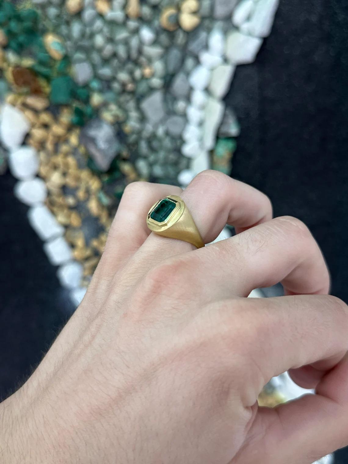 Men's 3.86ct 18K Deep Lush Green Emerald-Emerald Cut Solitaire Unisex Gold Bezel Ring For Sale