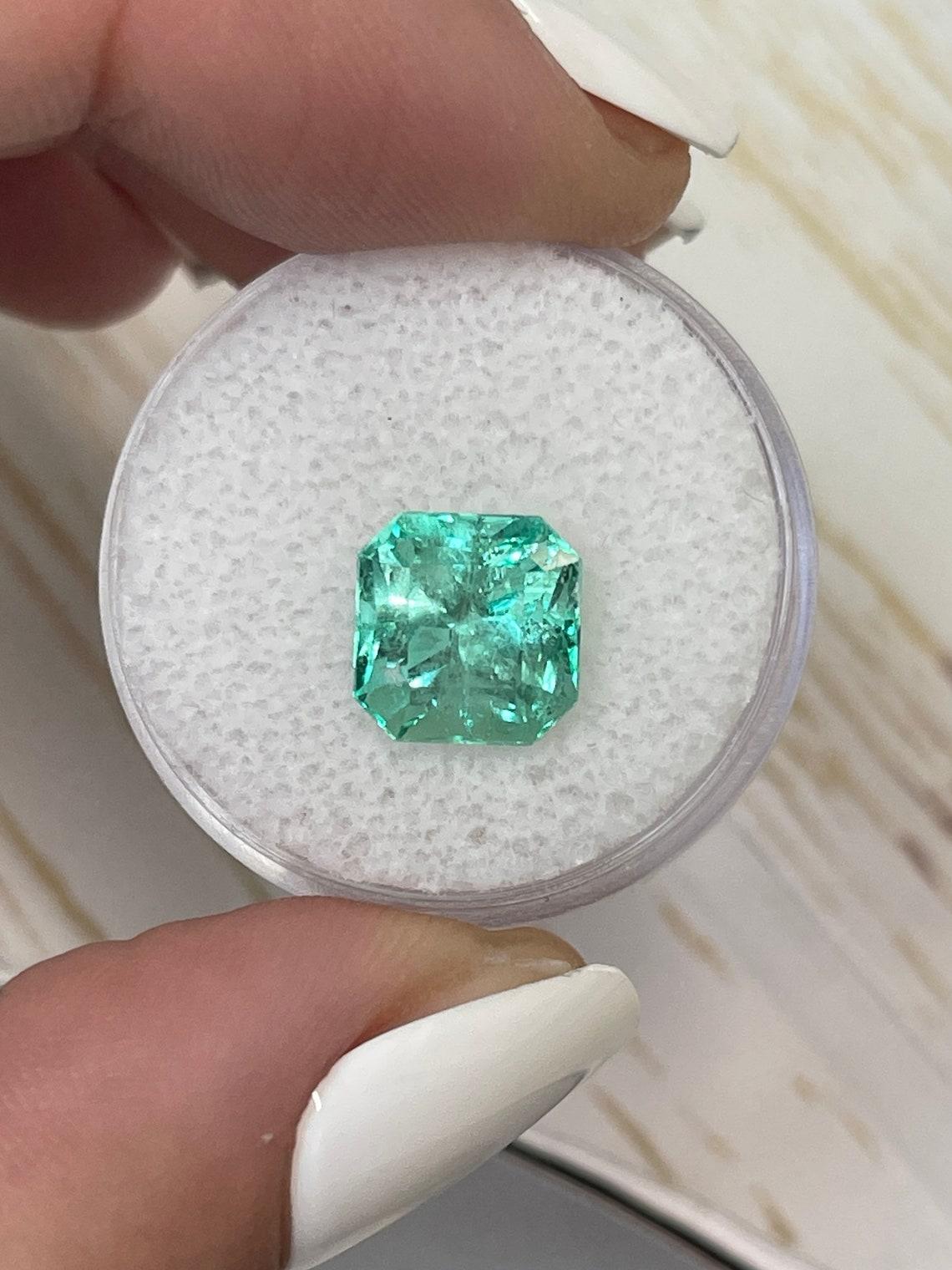 3,87 Carati 9x9 Smeraldo Colombiano Verde Chiaro - Taglio Asscher Angoli Tagliati Maggio In condizioni Nuovo in vendita a Jupiter, FL