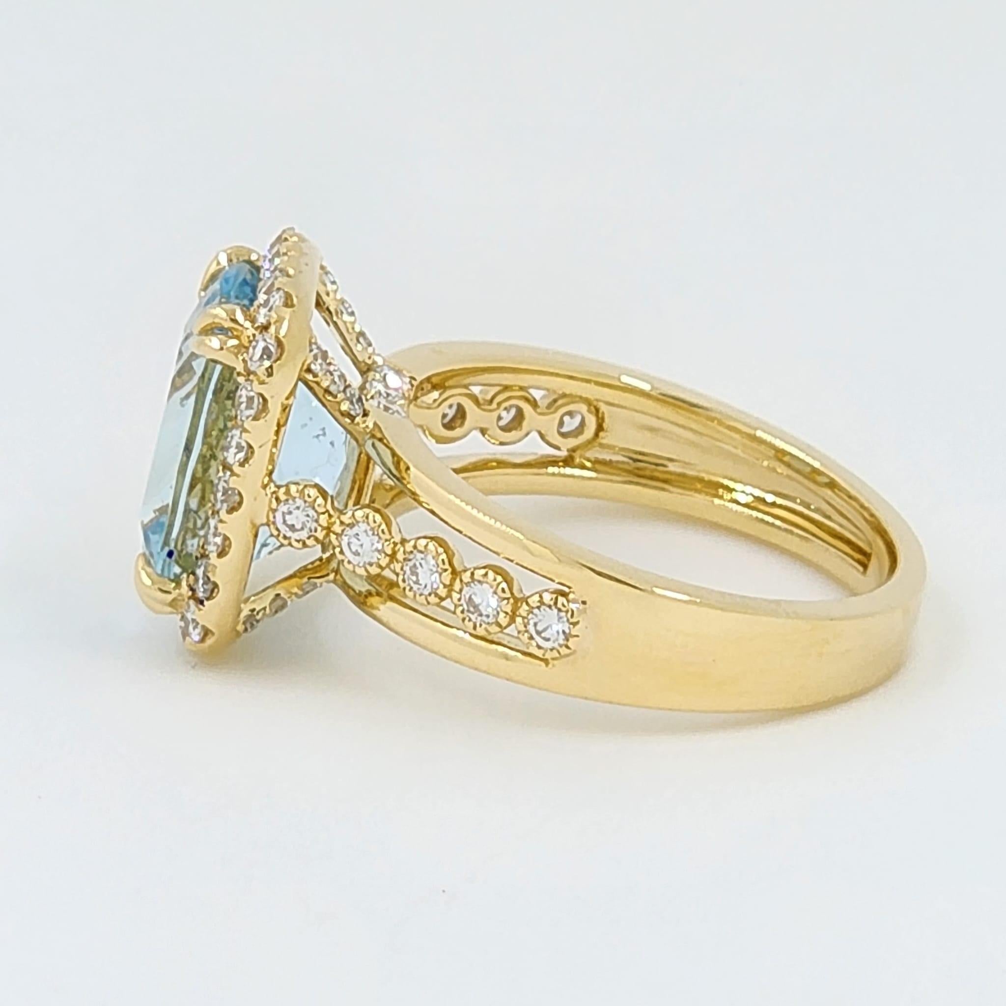 Modern 3.87 Carat Aquamarine Diamond Ring in 18 Karat Yellow Gold
